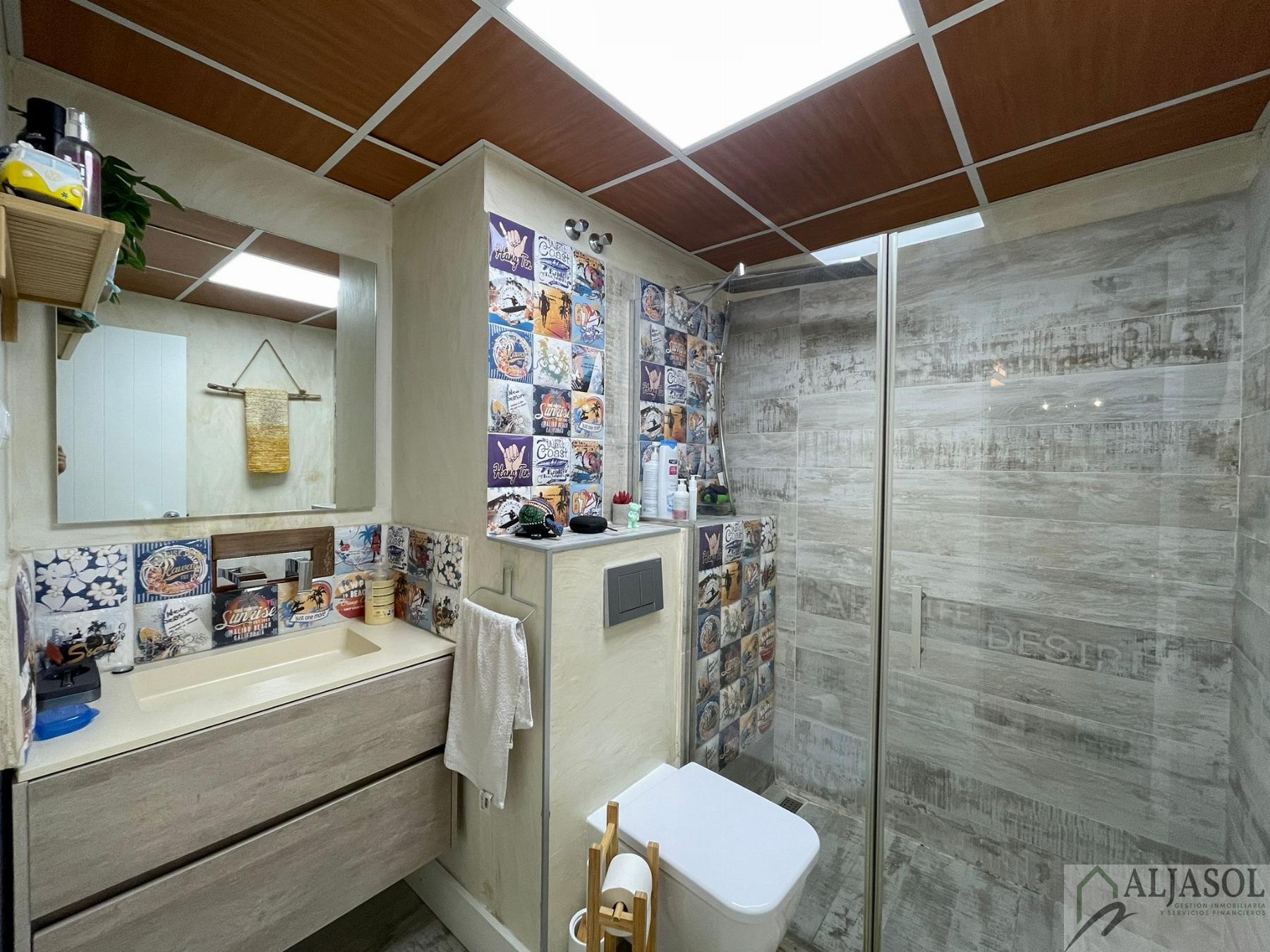 For sale of flat in Tomares