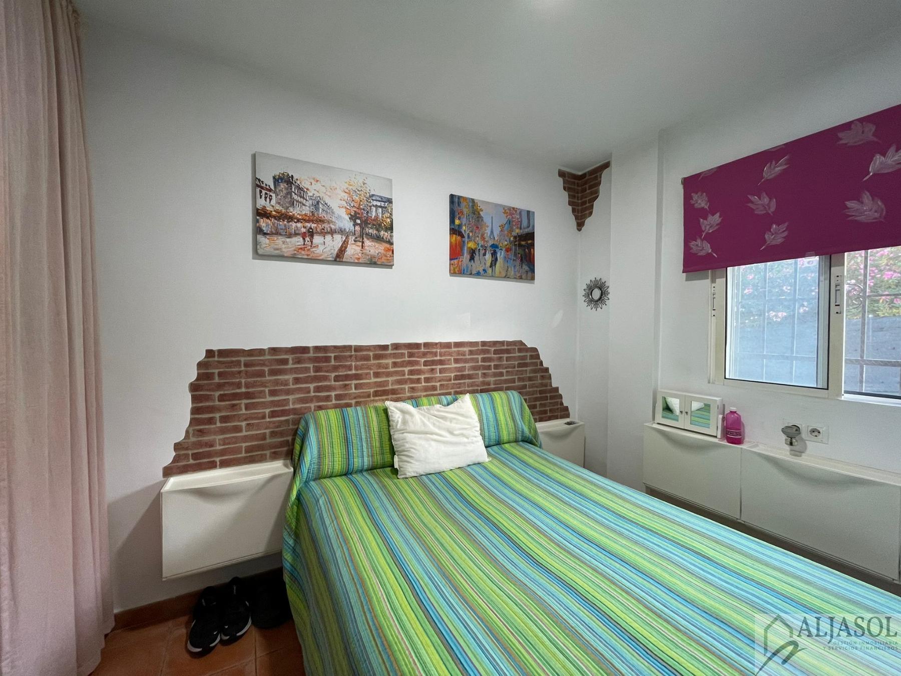 For sale of house in La Puebla del Río