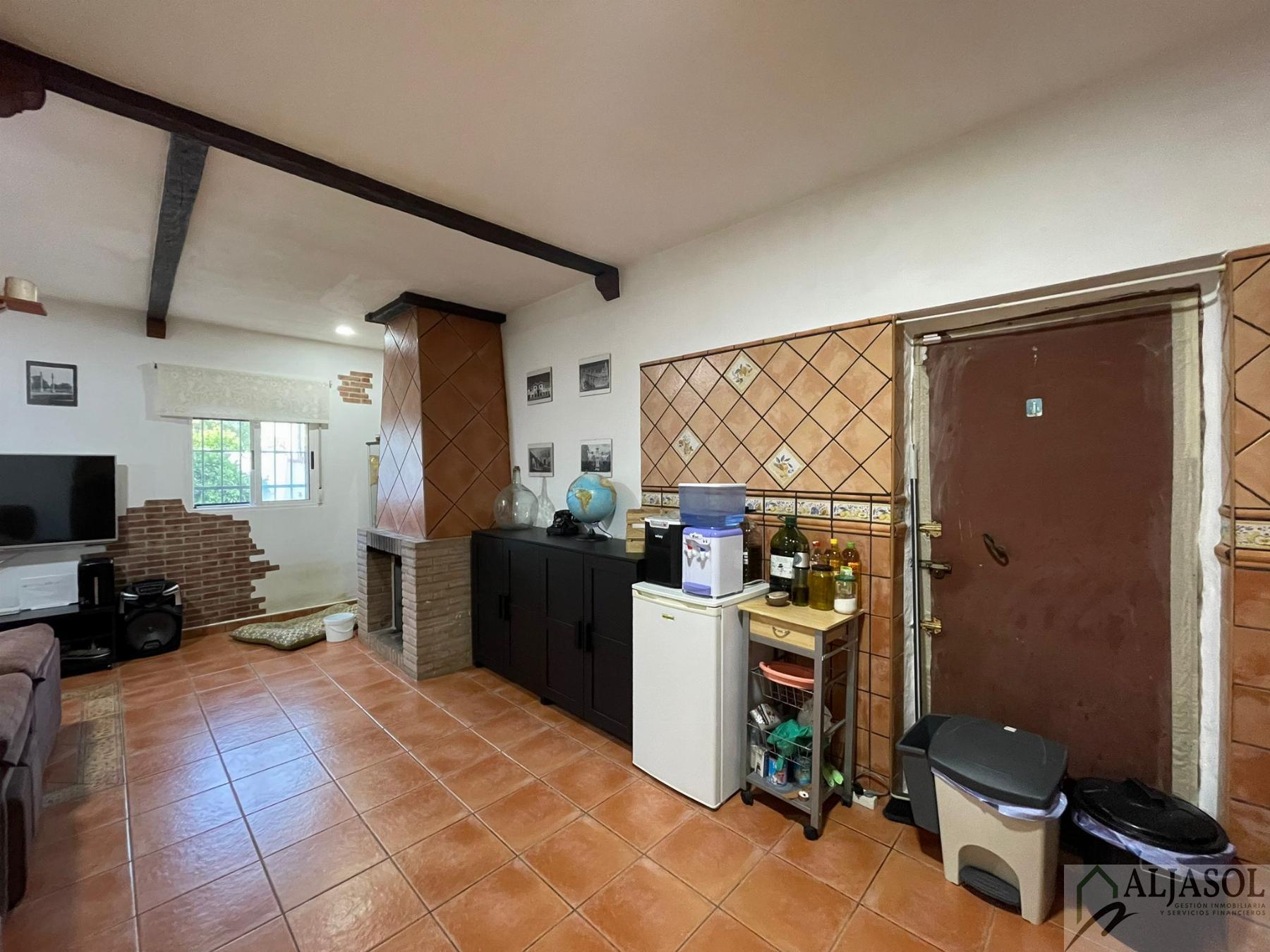 For sale of house in La Puebla del Río