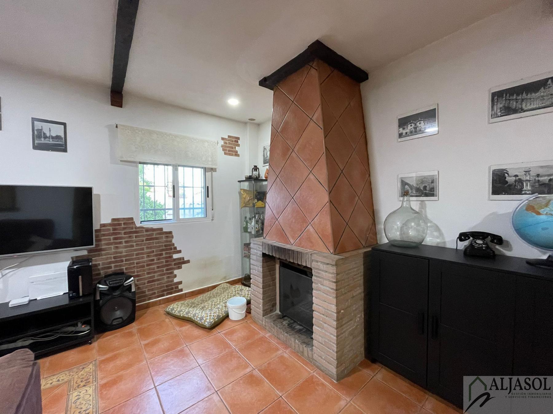 For sale of house in La Puebla del Río