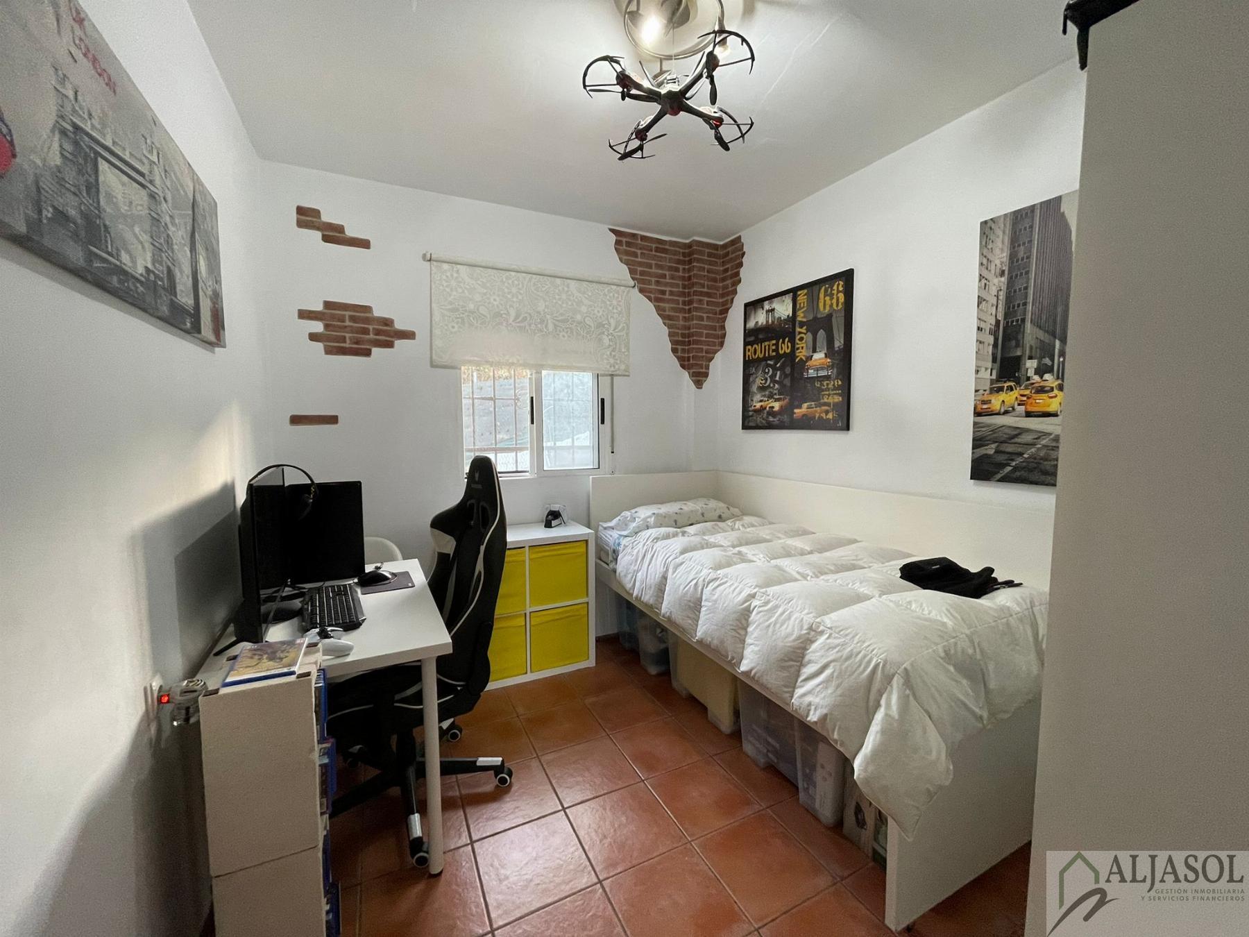 For sale of house in La Puebla del Río