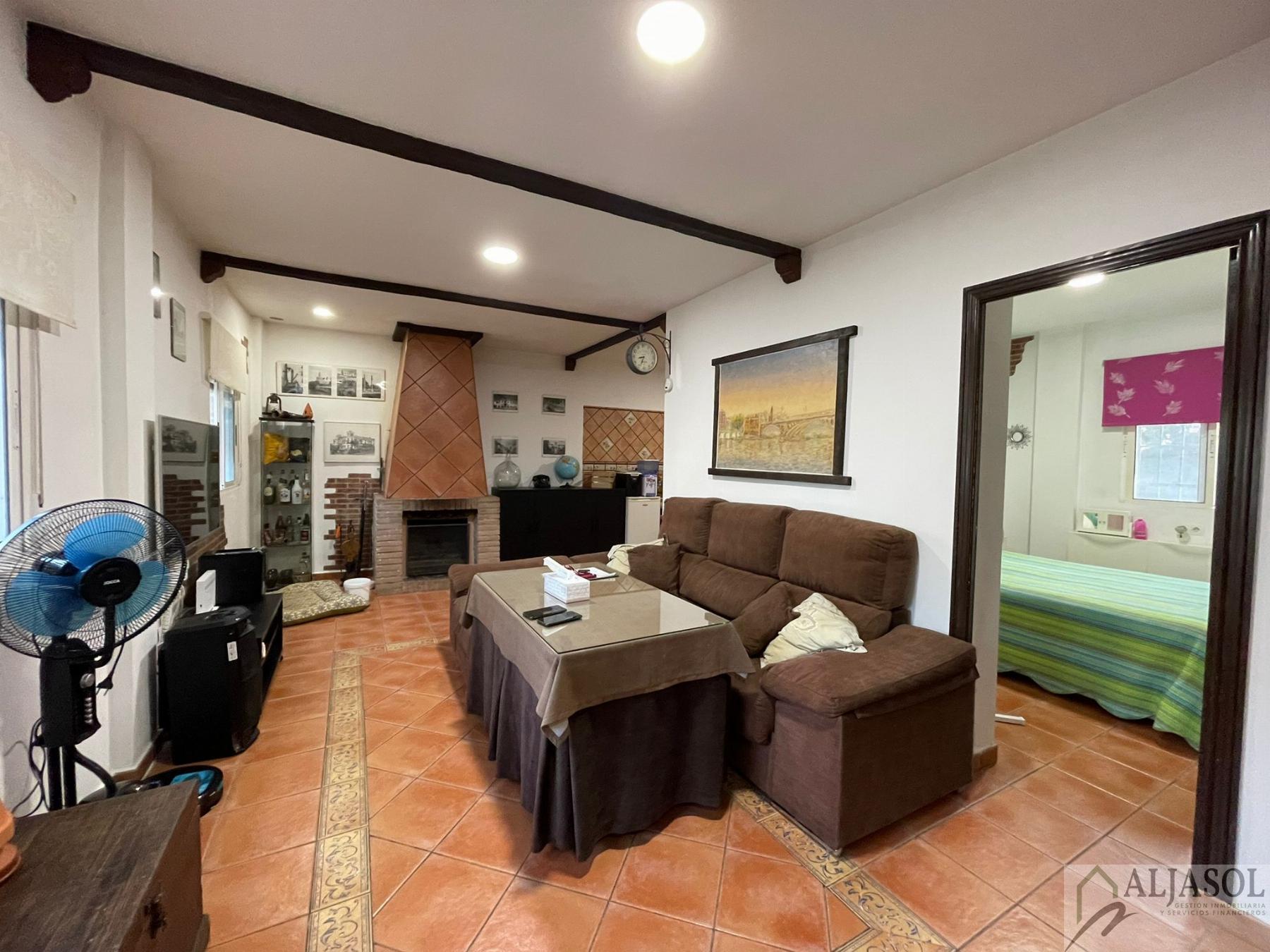 For sale of house in La Puebla del Río