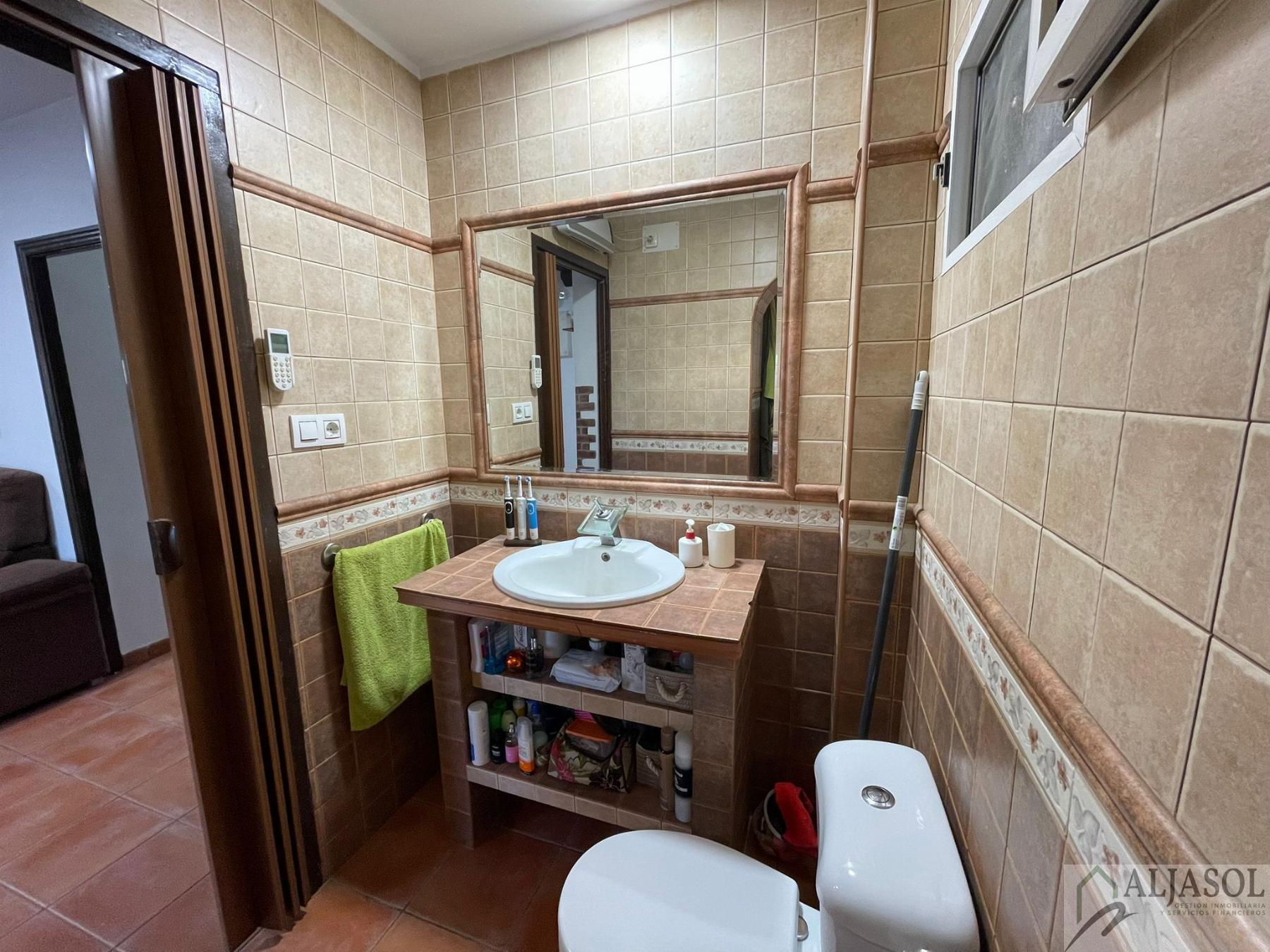 For sale of house in La Puebla del Río