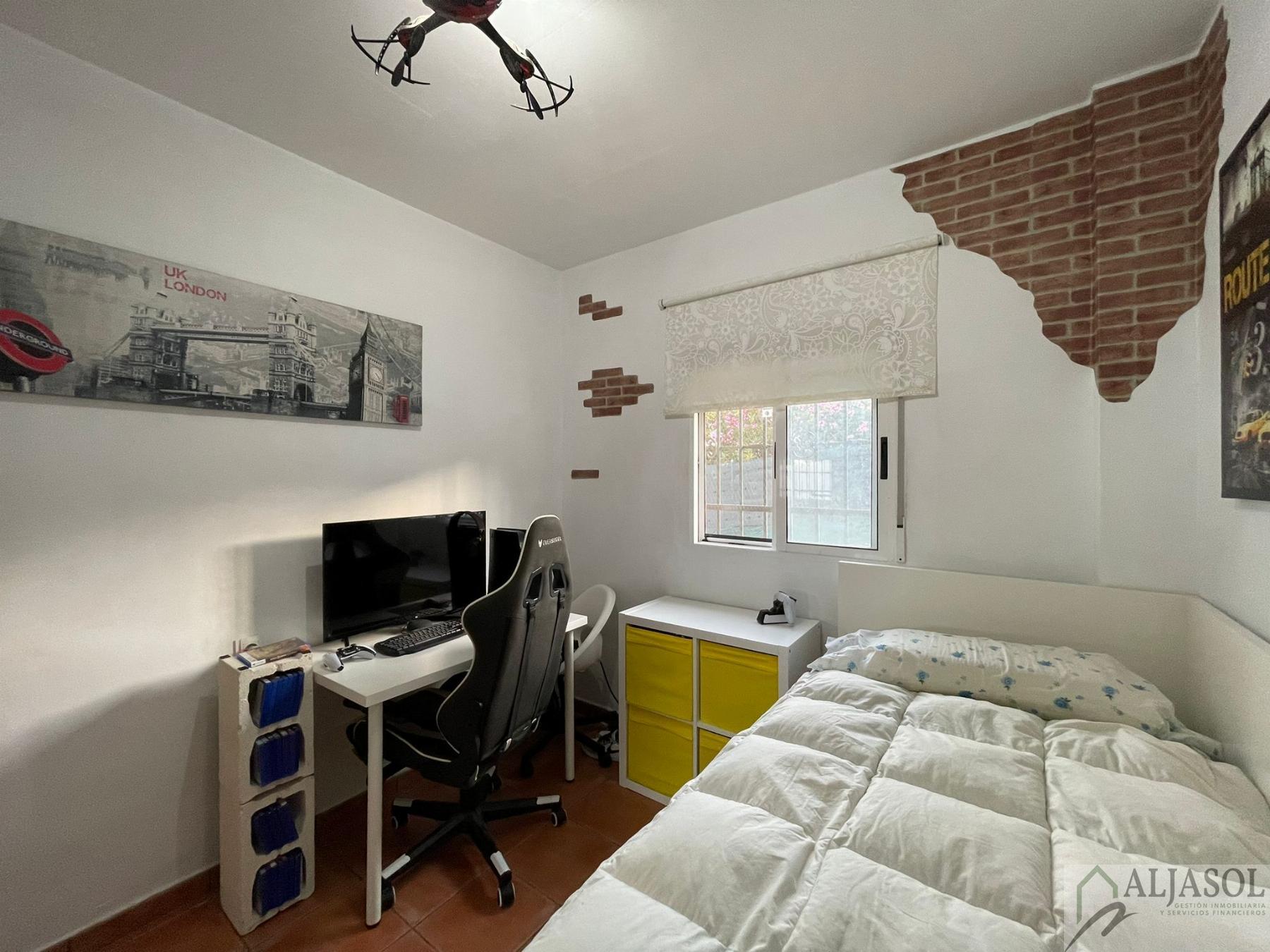 For sale of house in La Puebla del Río