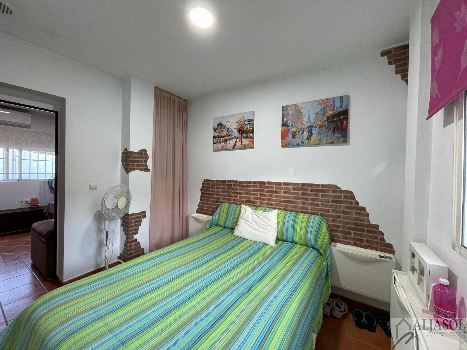 For sale of house in La Puebla del Río