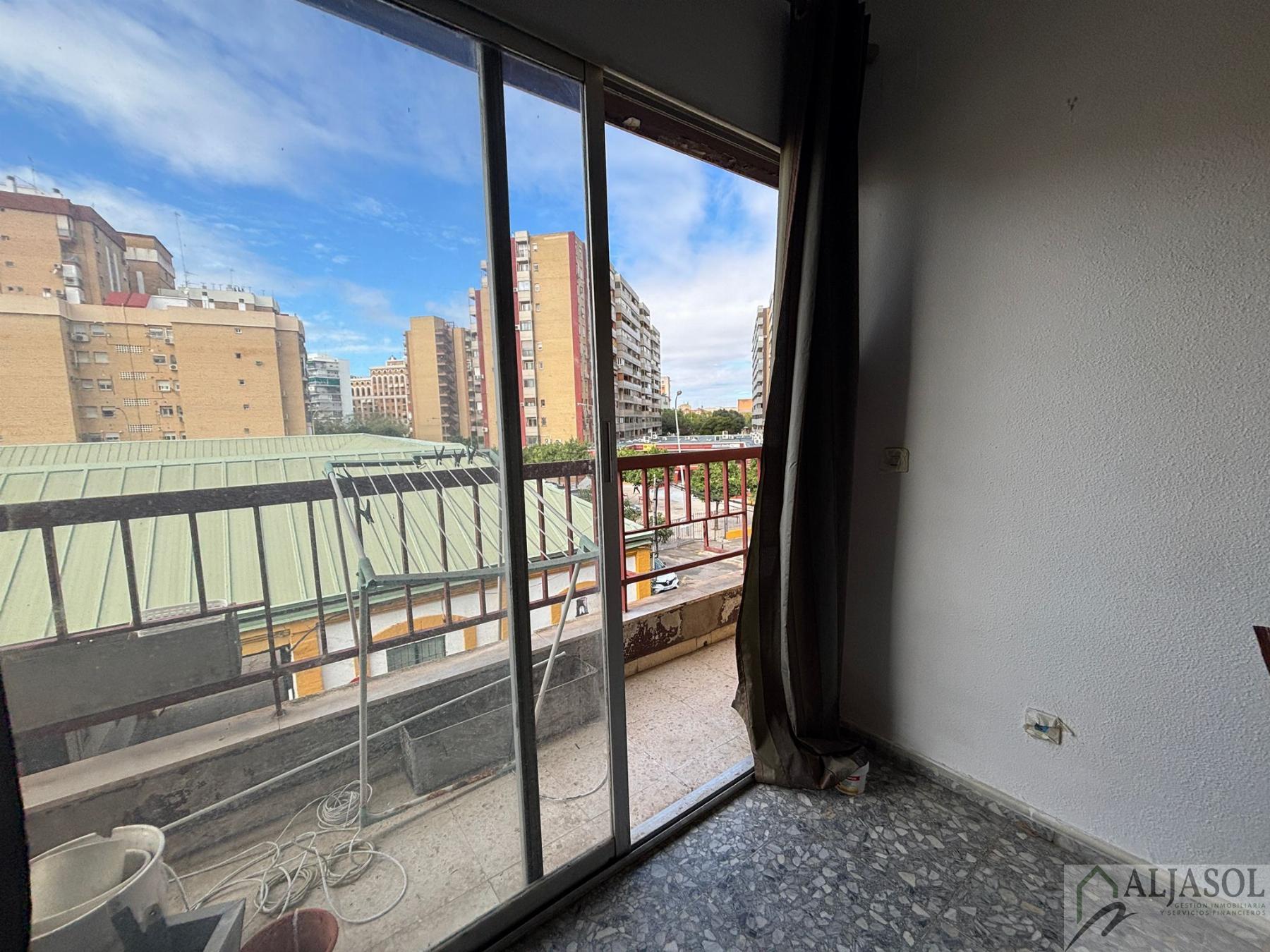 For sale of flat in Sevilla
