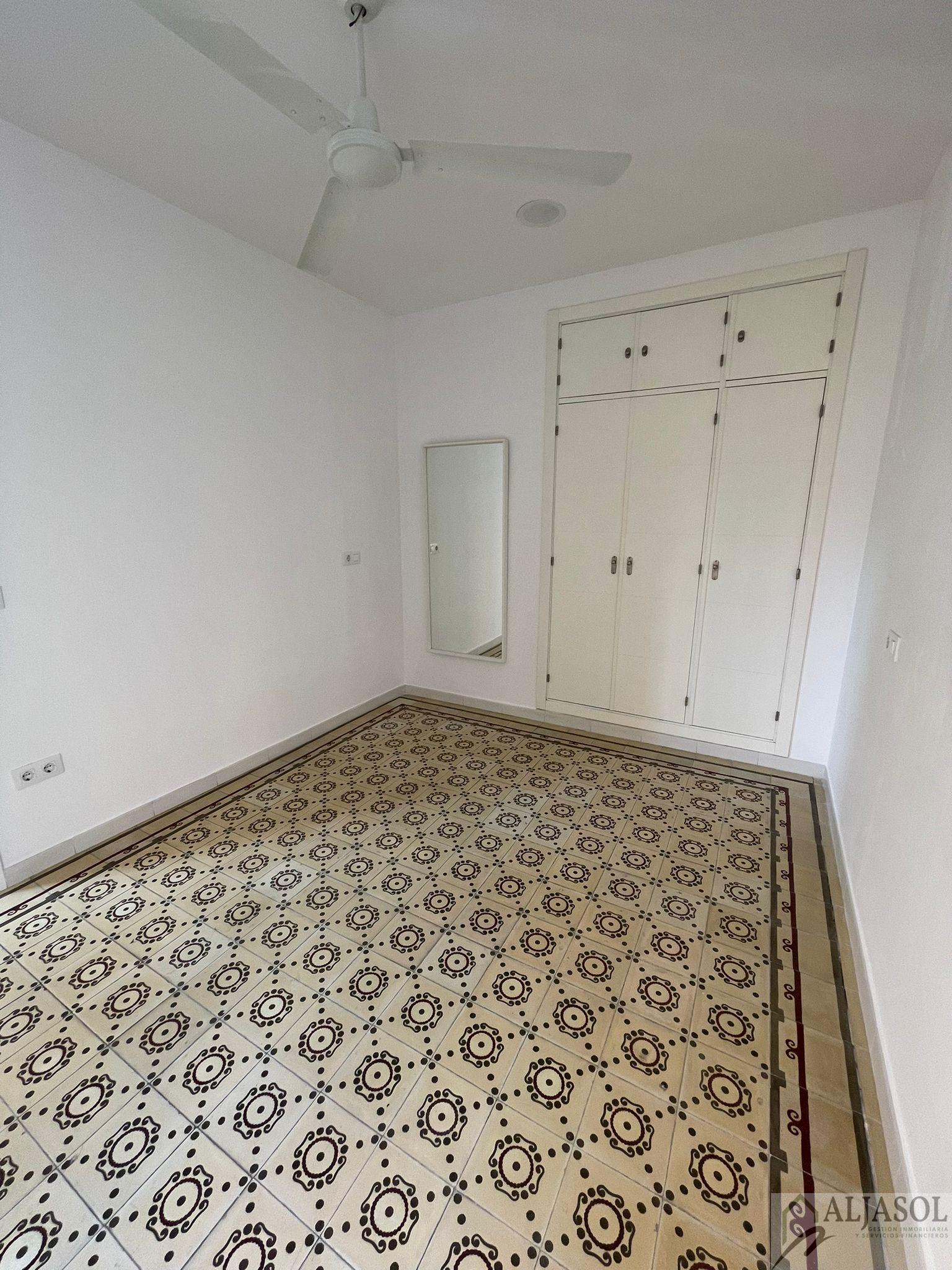 For sale of flat in Sevilla