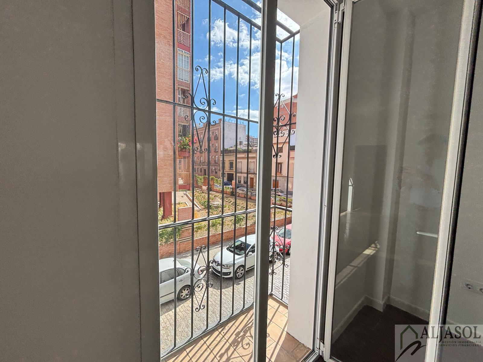 For sale of flat in Sevilla