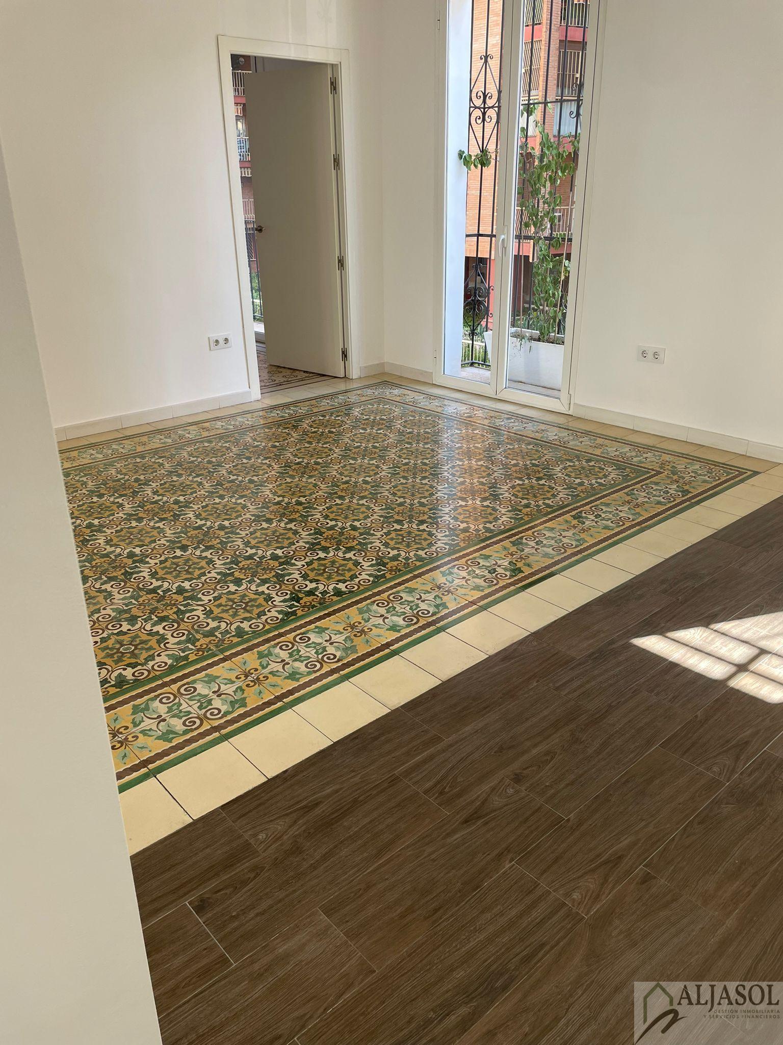 For sale of flat in Sevilla