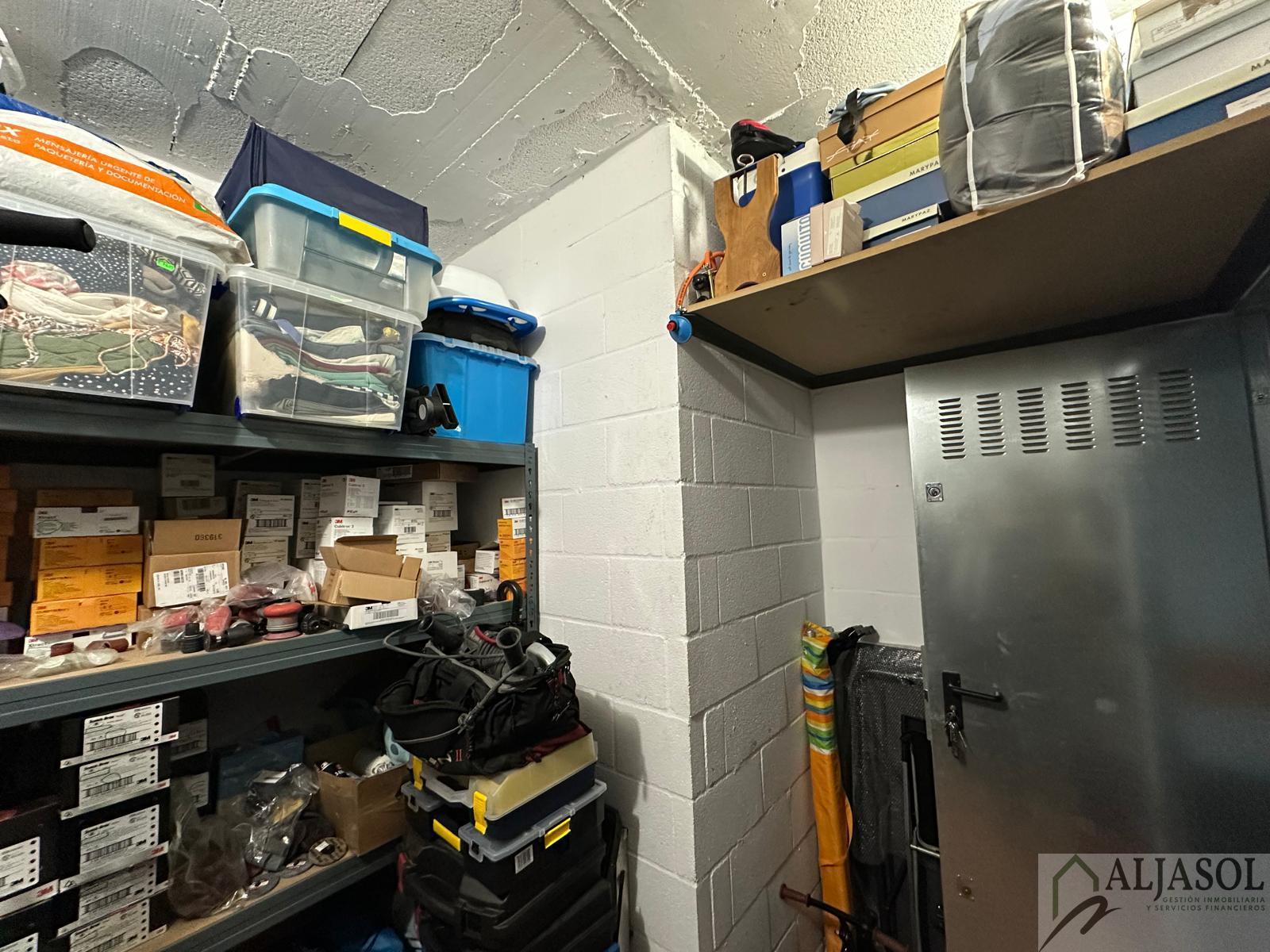 For sale of flat in Mairena del Aljarafe