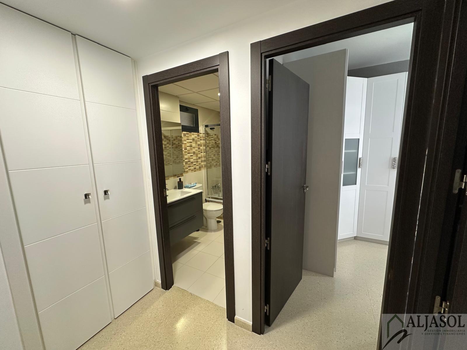 For sale of flat in Mairena del Aljarafe