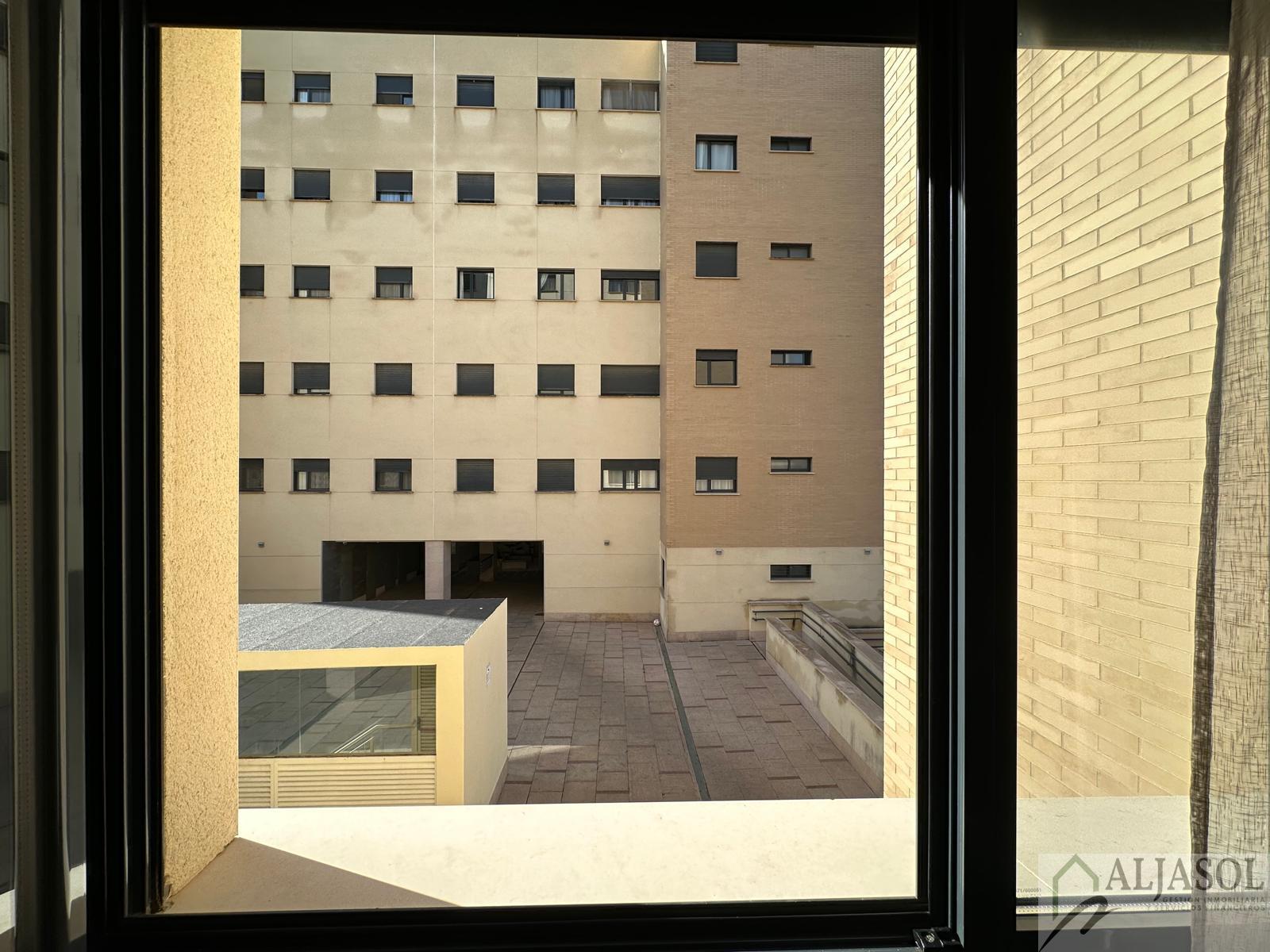 For sale of flat in Mairena del Aljarafe