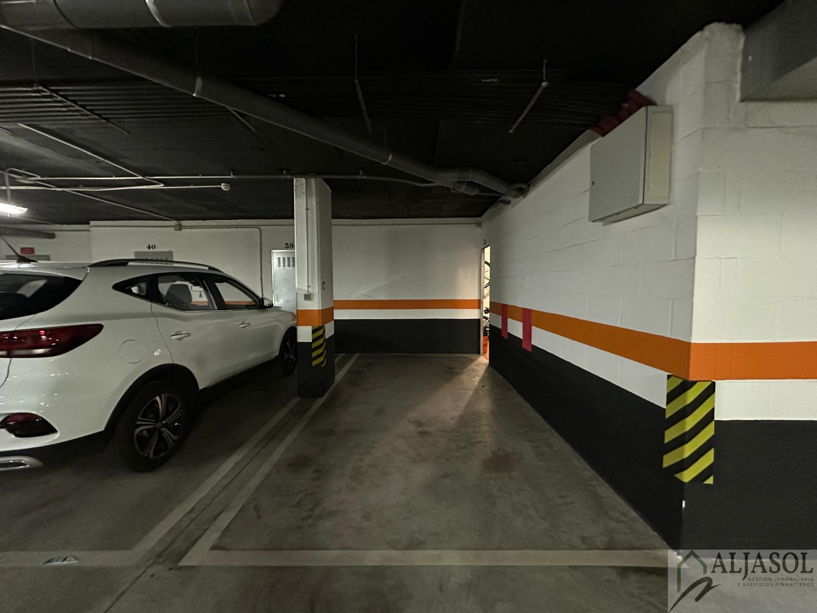 For sale of flat in Mairena del Aljarafe