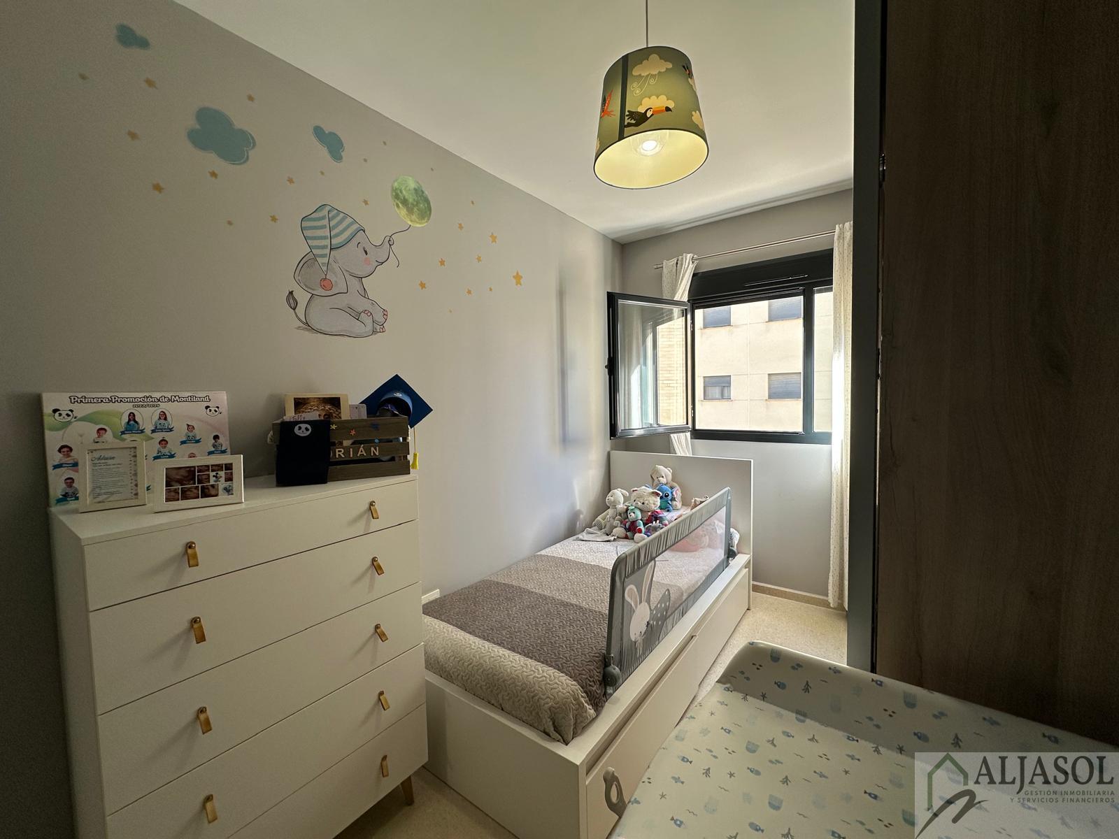 For sale of flat in Mairena del Aljarafe