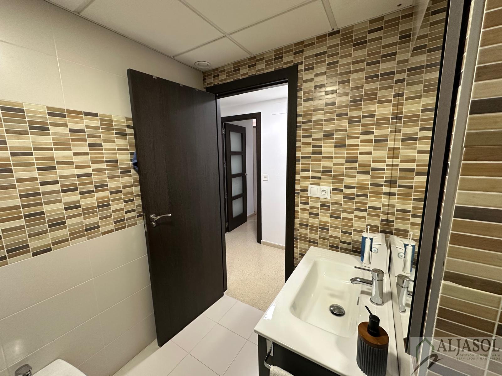 For sale of flat in Mairena del Aljarafe