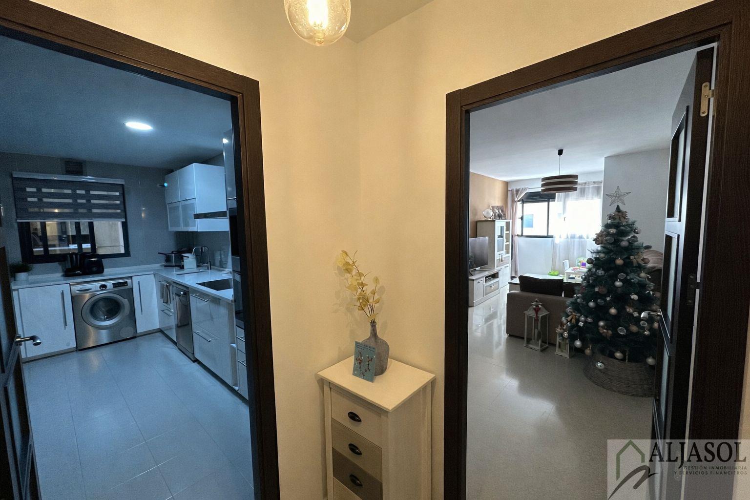 For sale of flat in Mairena del Aljarafe