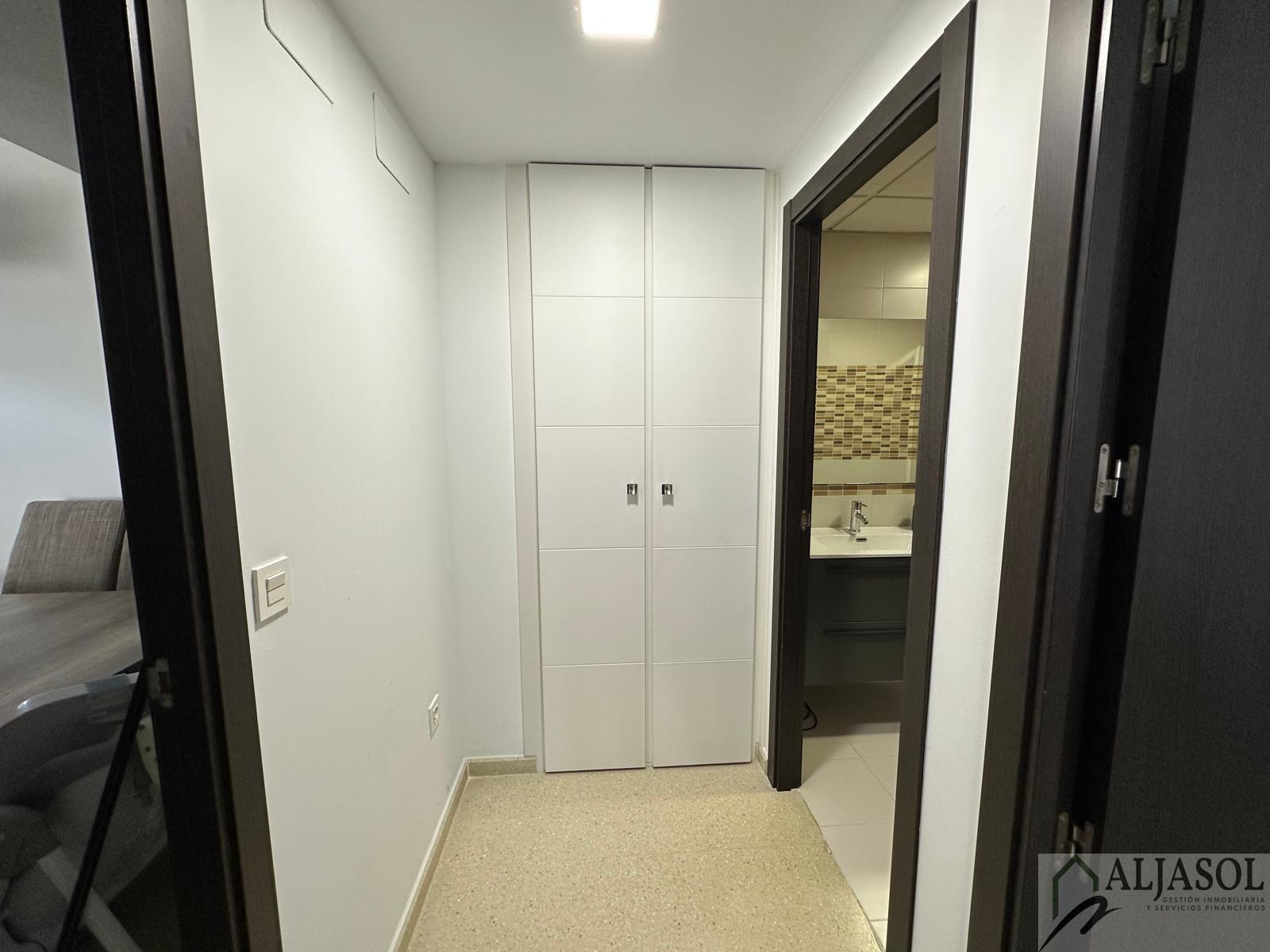 For sale of flat in Mairena del Aljarafe