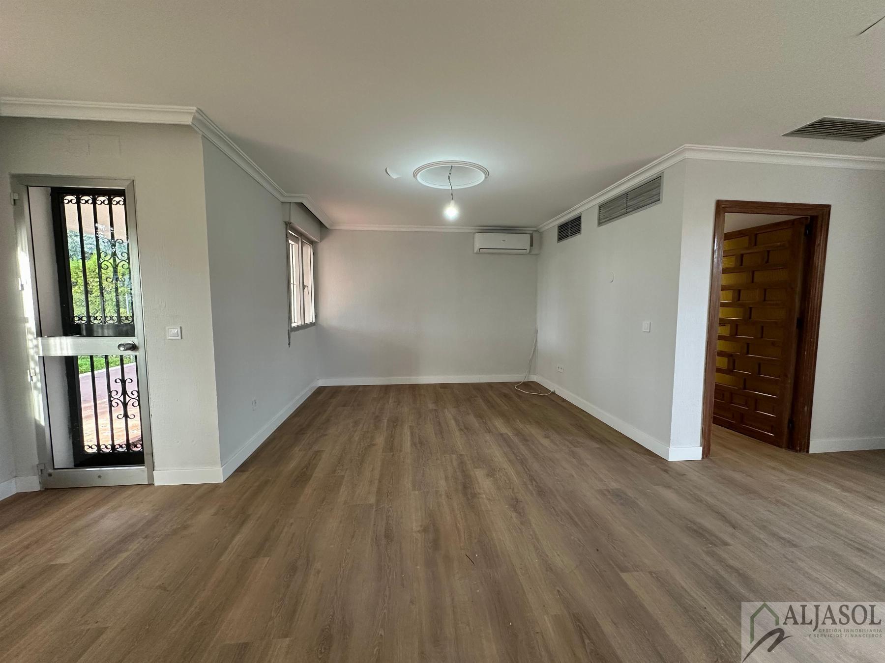 For rent of chalet in Valencina de la Concepción