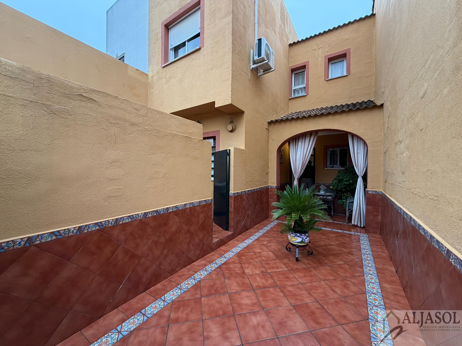 Venta de casa en Bormujos