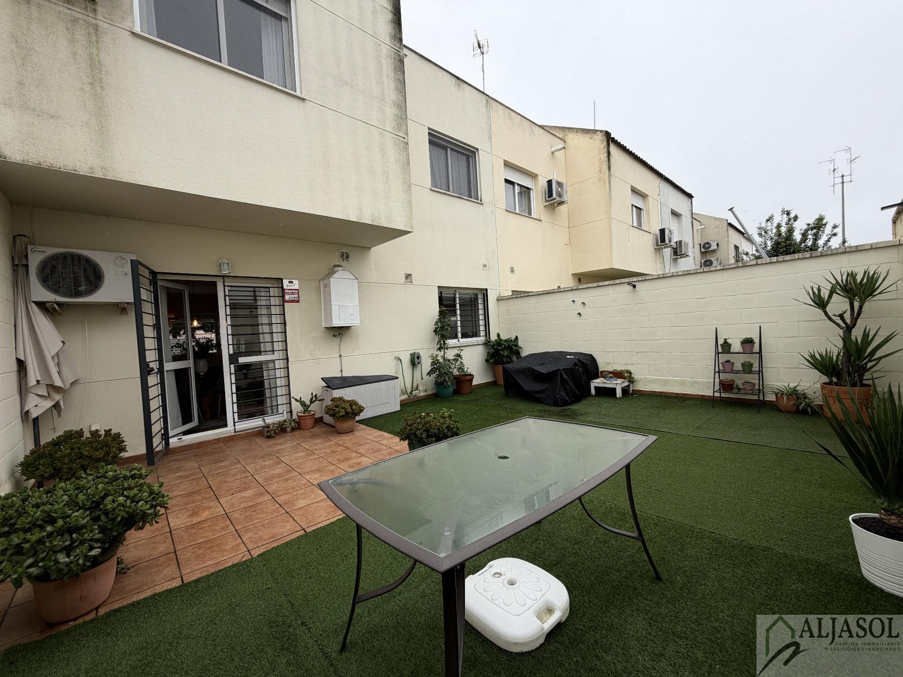 Venta de casa en Benacazón