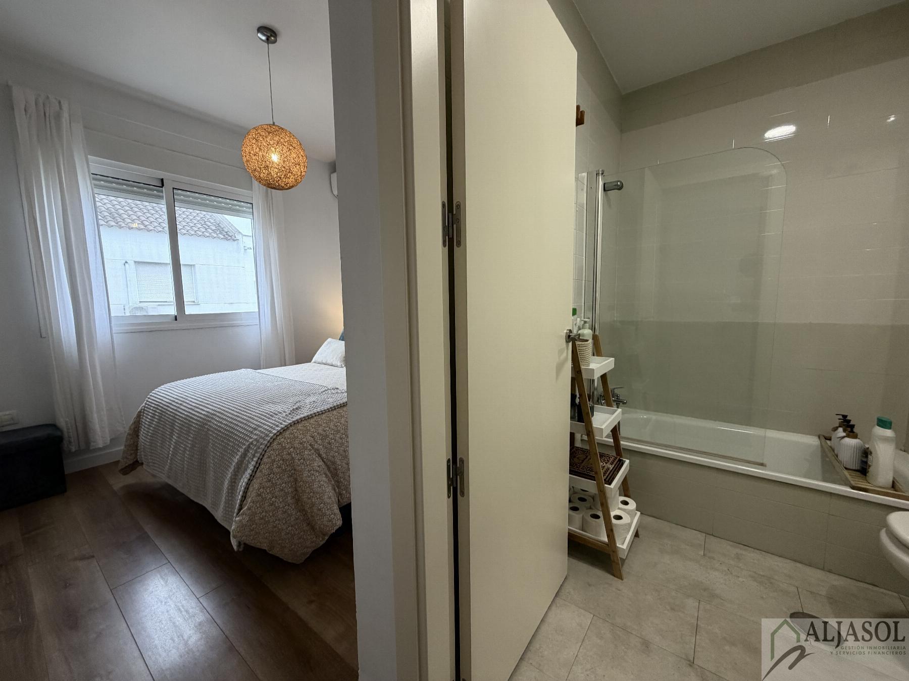 Venta de casa en Benacazón