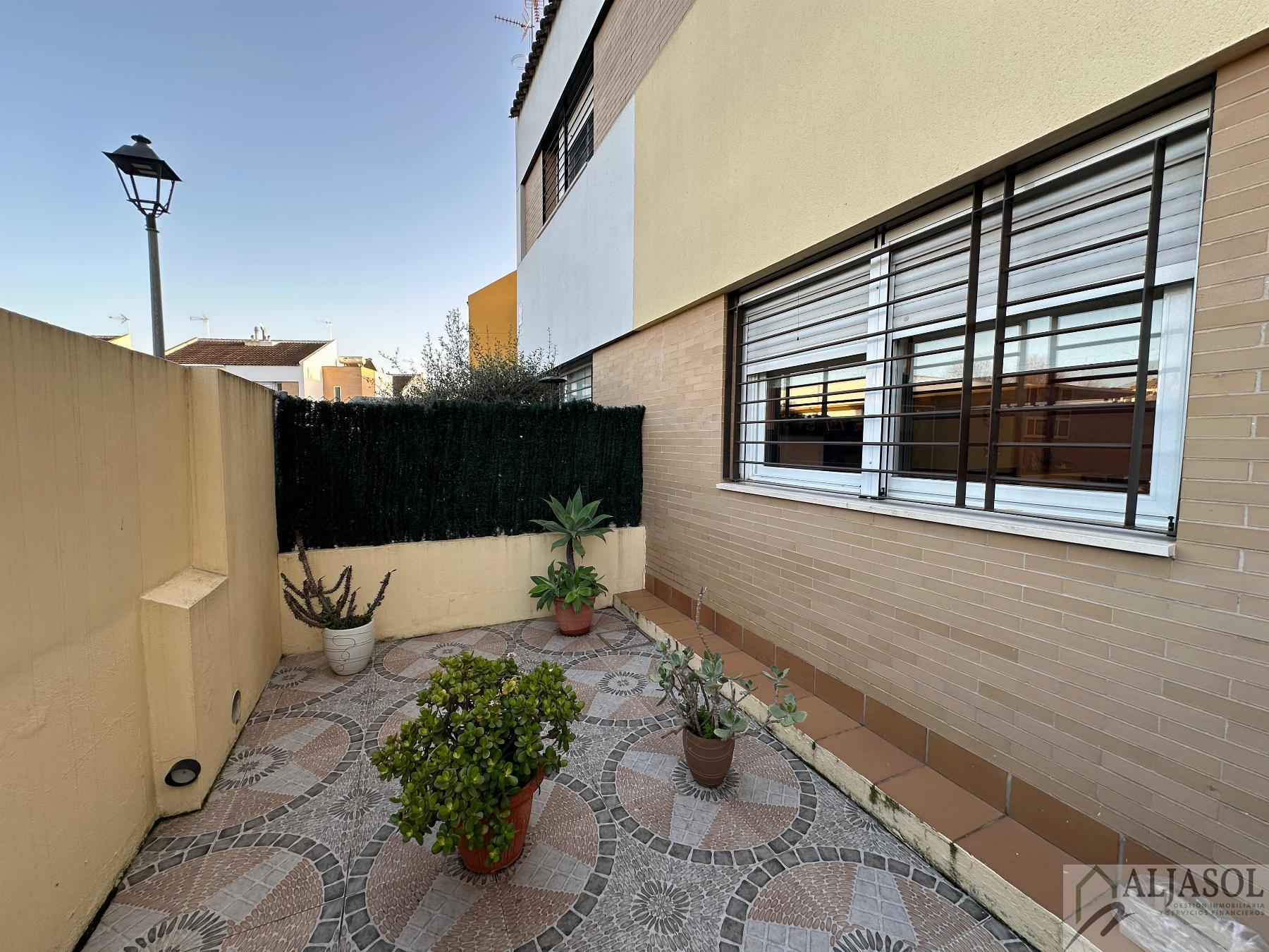 Venta de casa en Benacazón