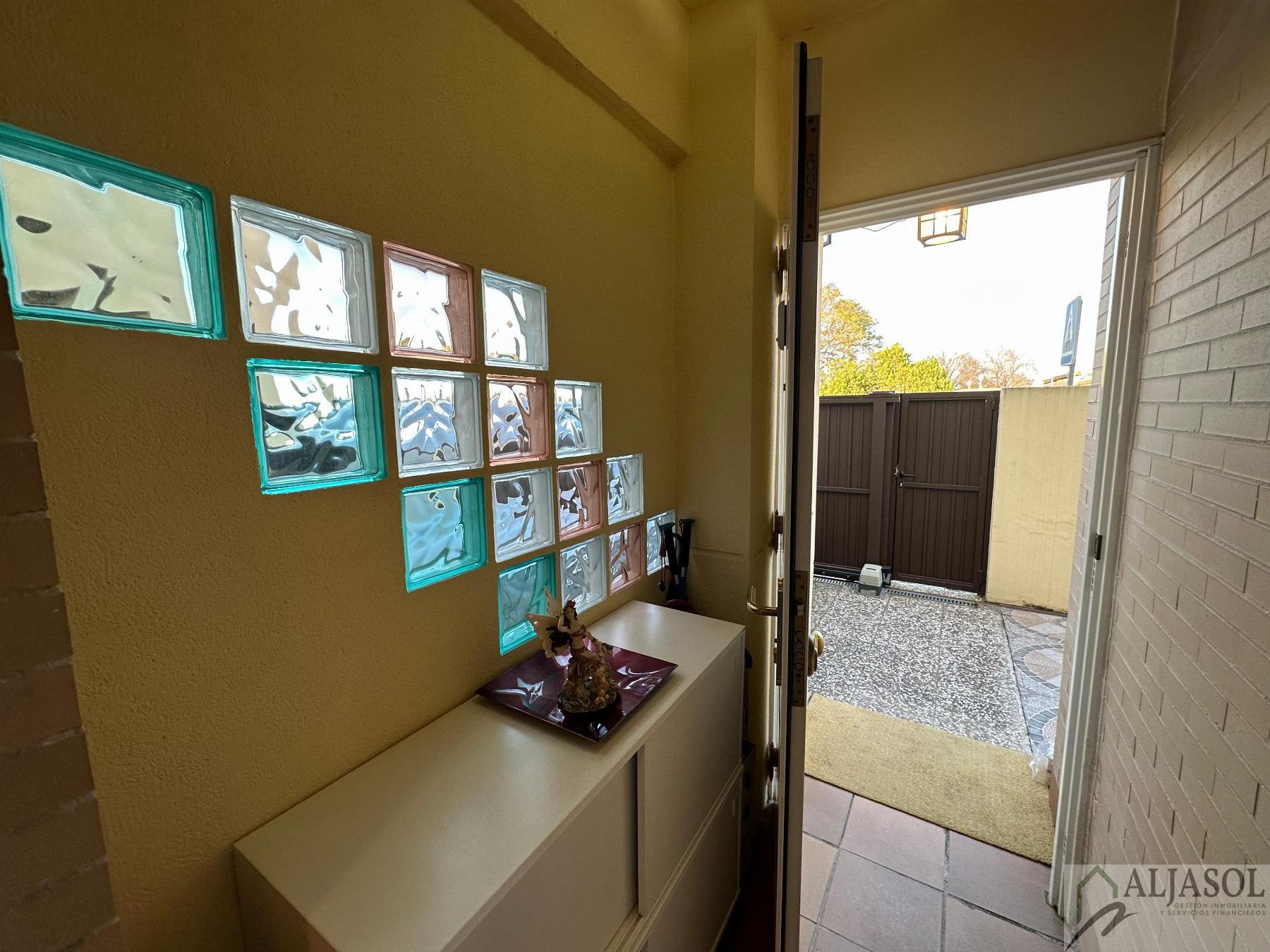 Venta de casa en Benacazón