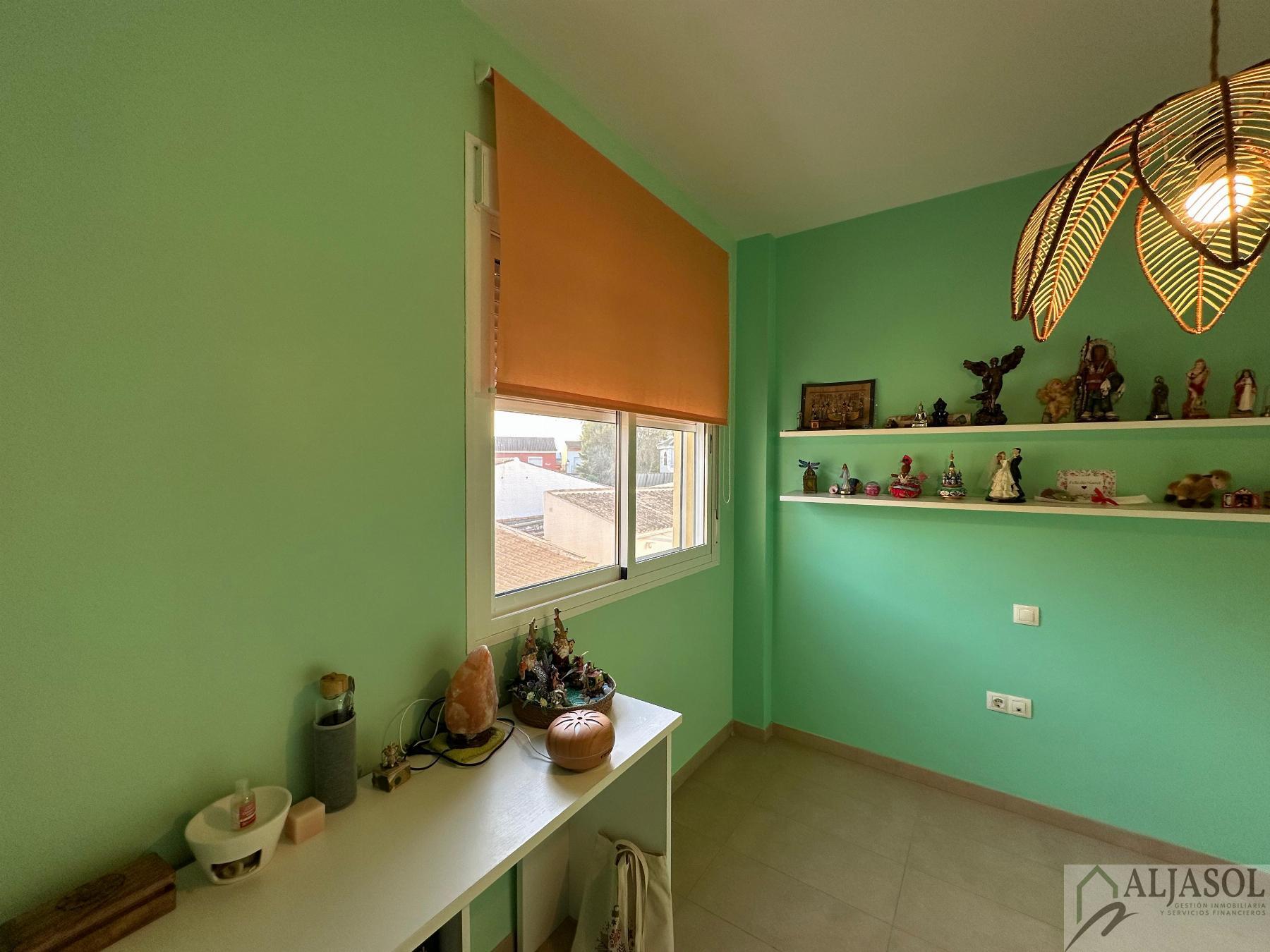 Venta de casa en Benacazón