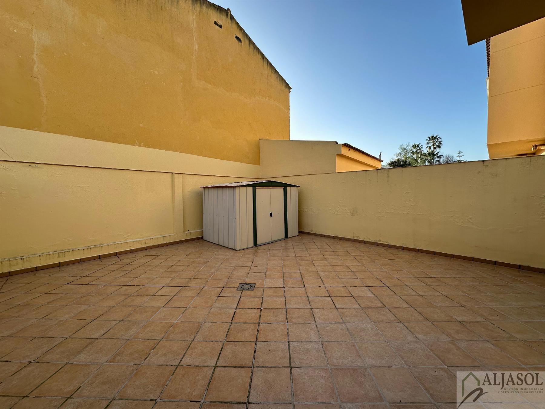 Venta de casa en Benacazón