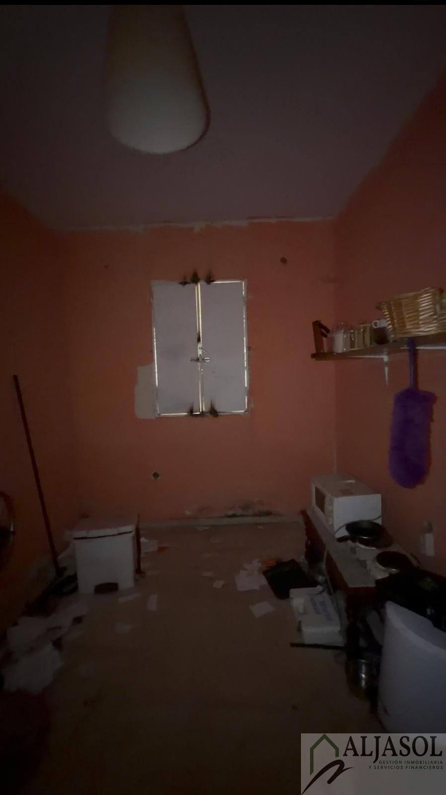 Venta de local en Sanlúcar la Mayor