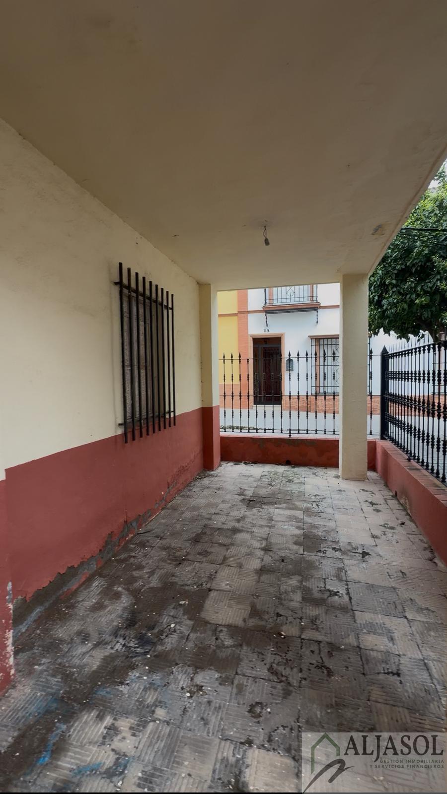 Venta de local en Sanlúcar la Mayor