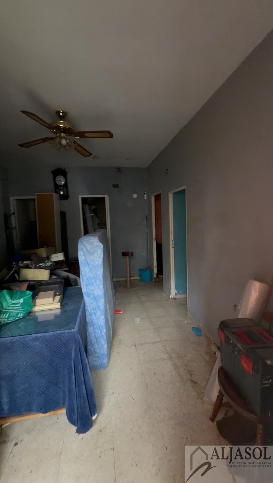 Venta de local en Sanlúcar la Mayor