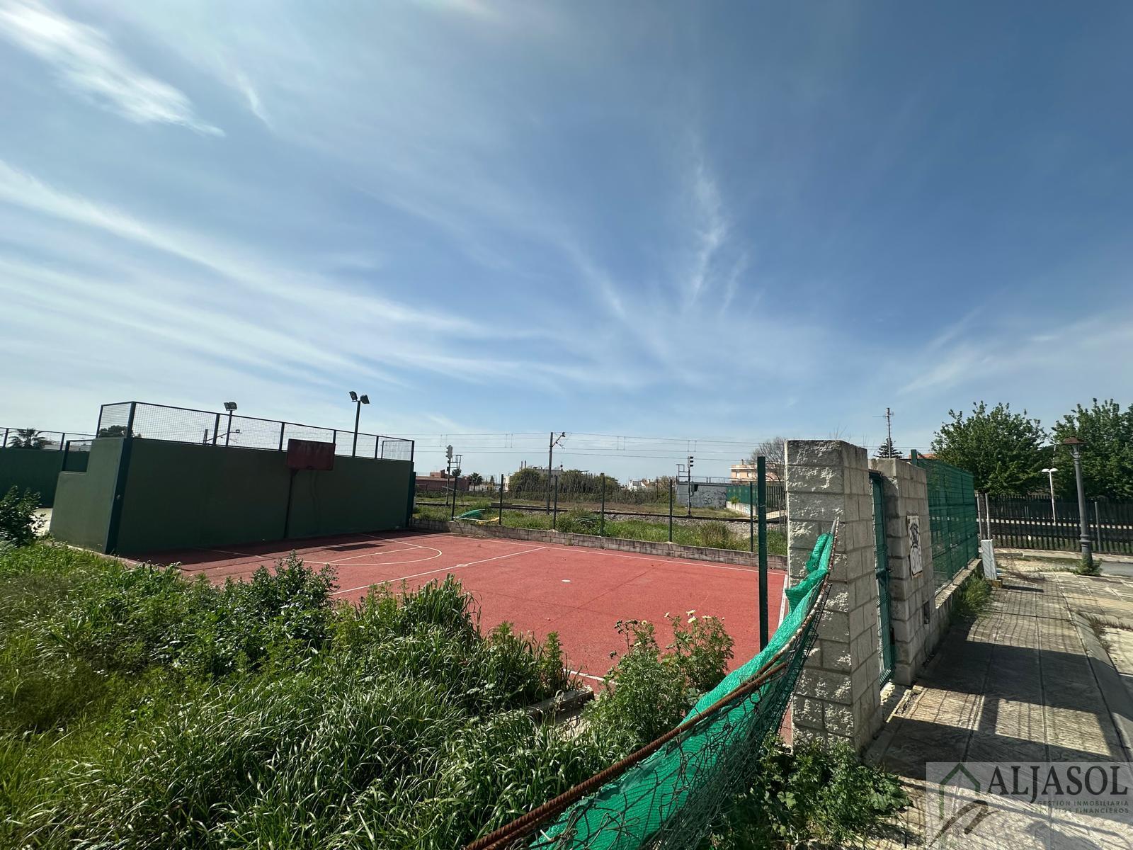 Venta de terreno en Sanlúcar la Mayor