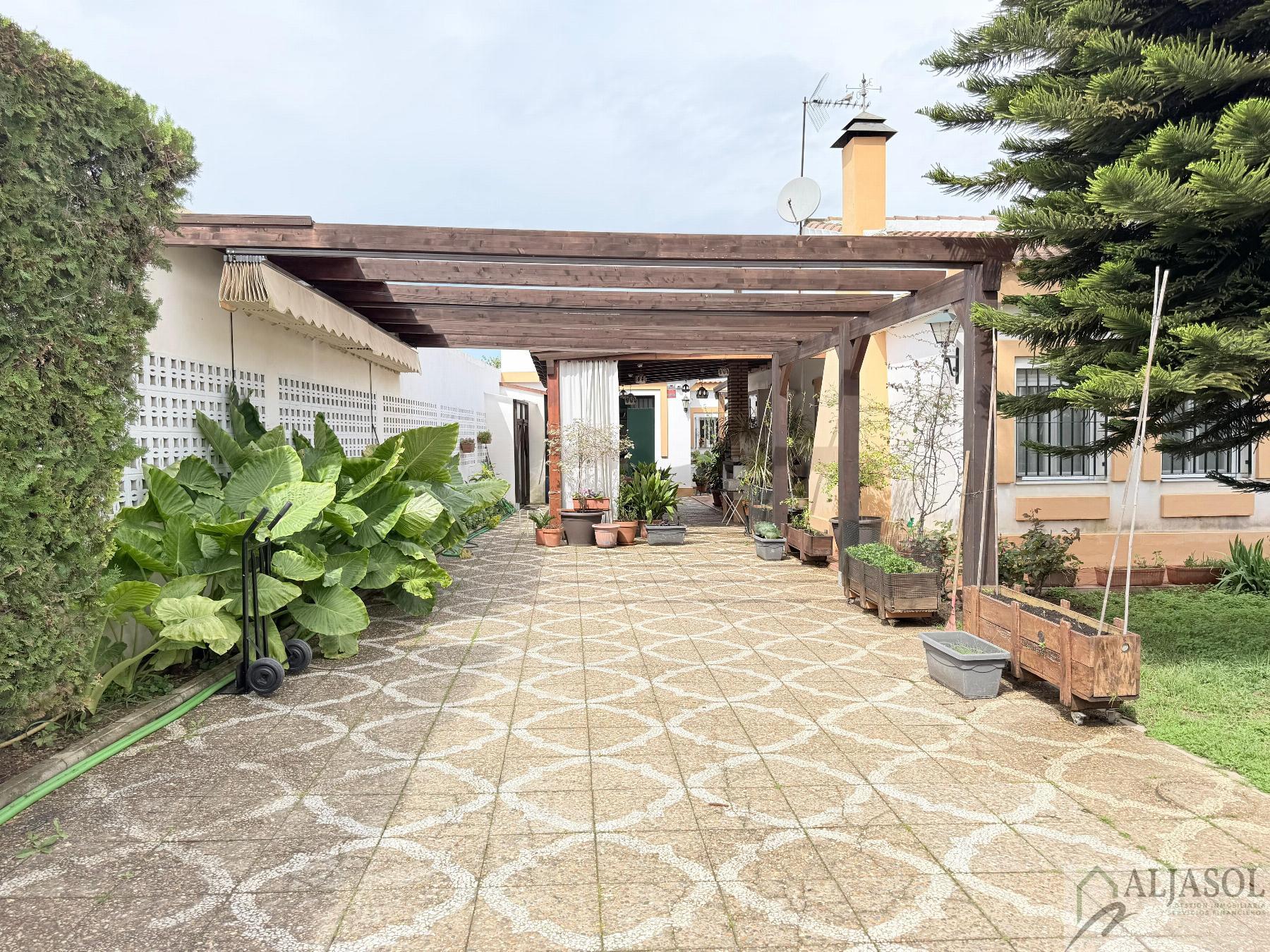 Venta de chalet en Bollullos de la Mitación