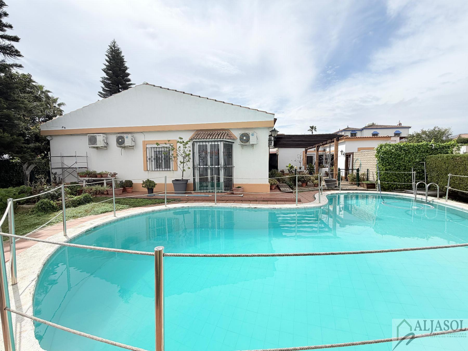 Venta de chalet en Bollullos de la Mitación