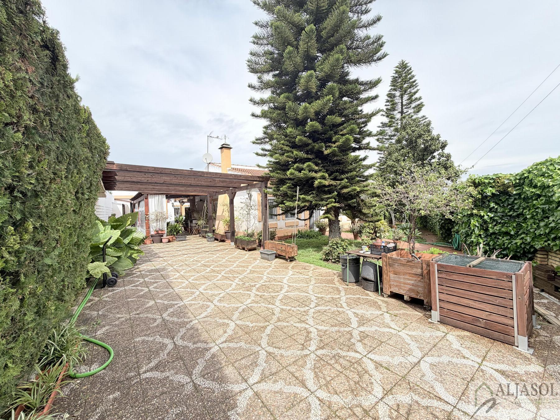 Venta de chalet en Bollullos de la Mitación