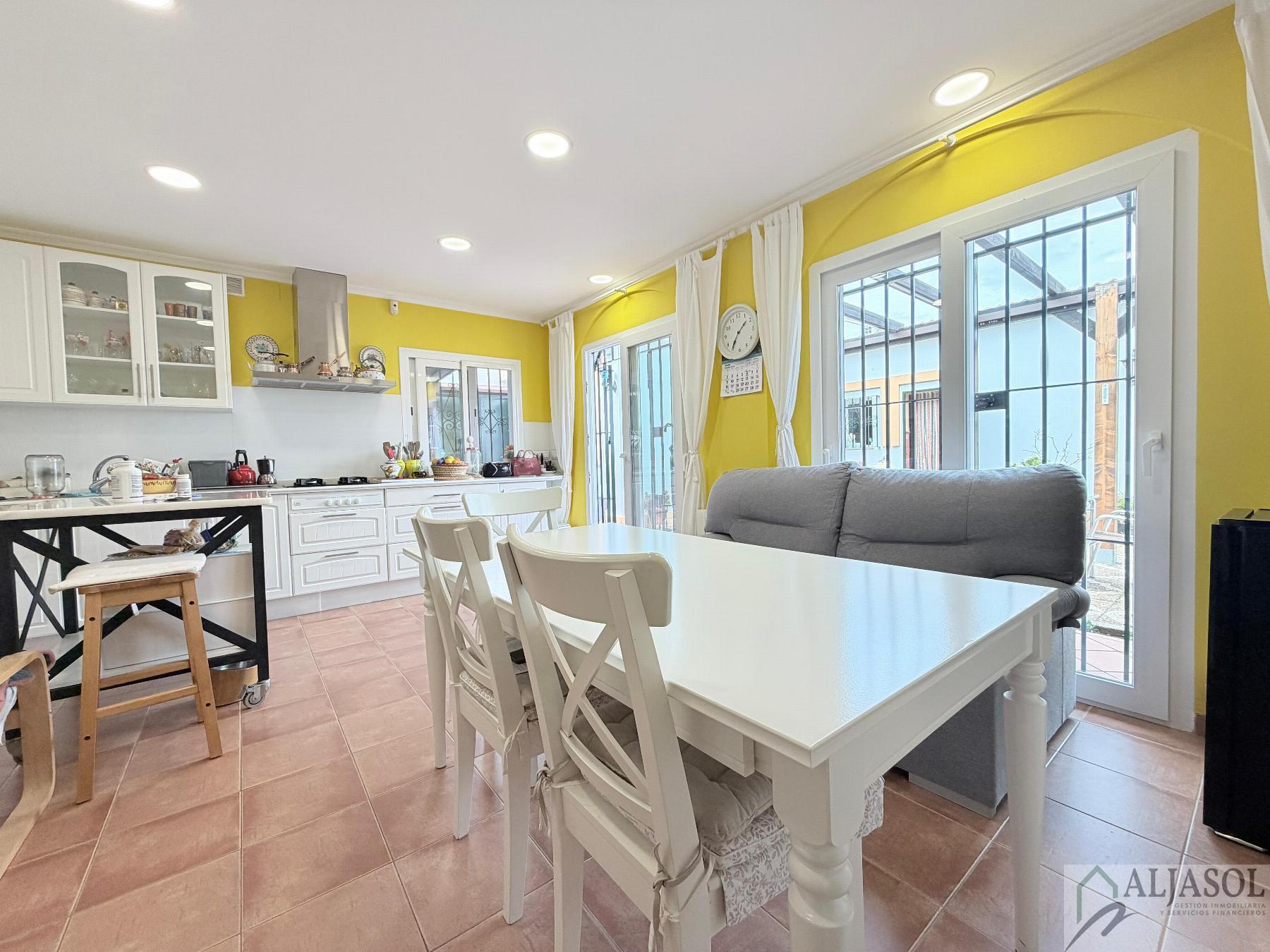 Venta de chalet en Bollullos de la Mitación