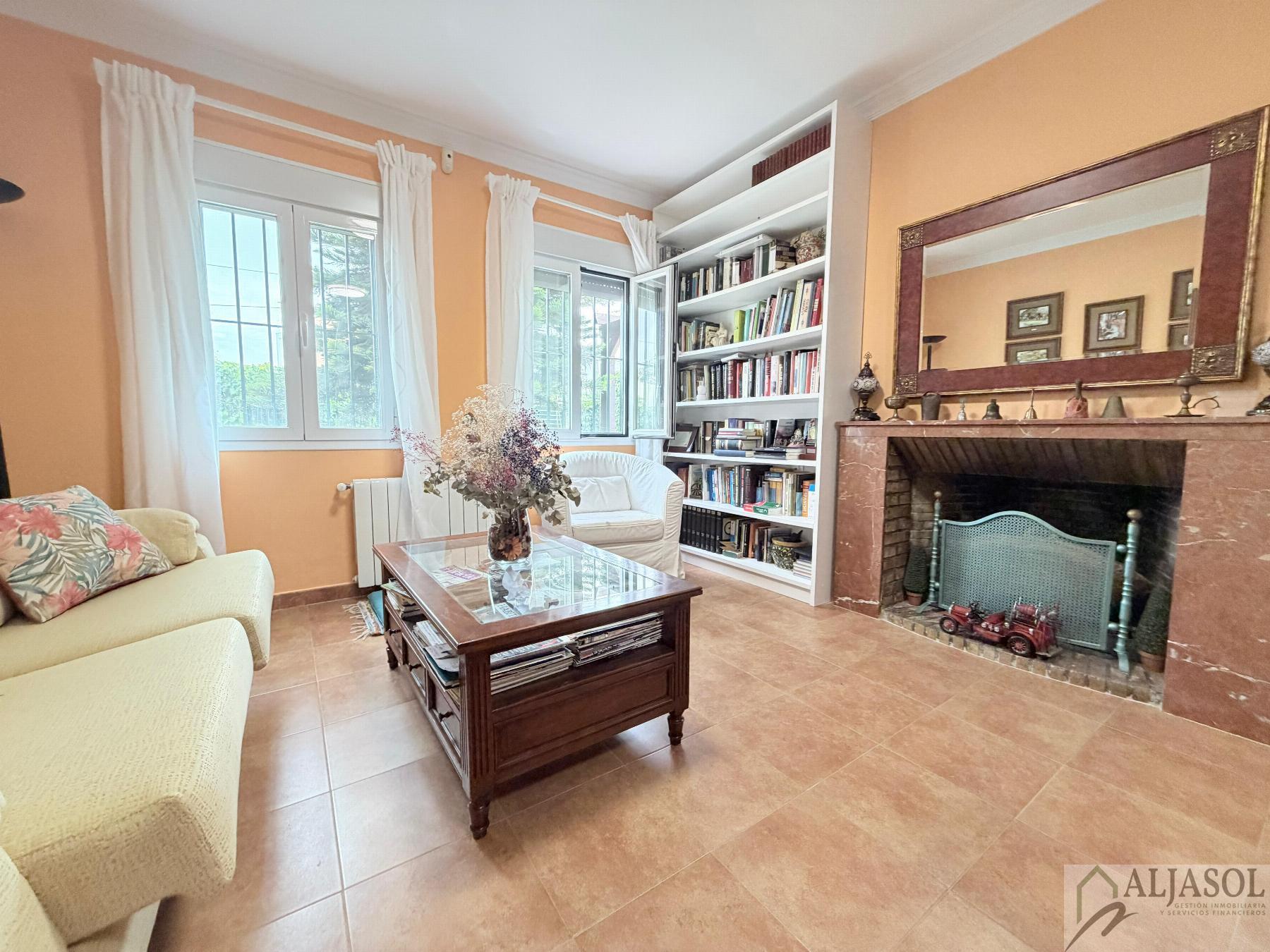 Venta de chalet en Bollullos de la Mitación