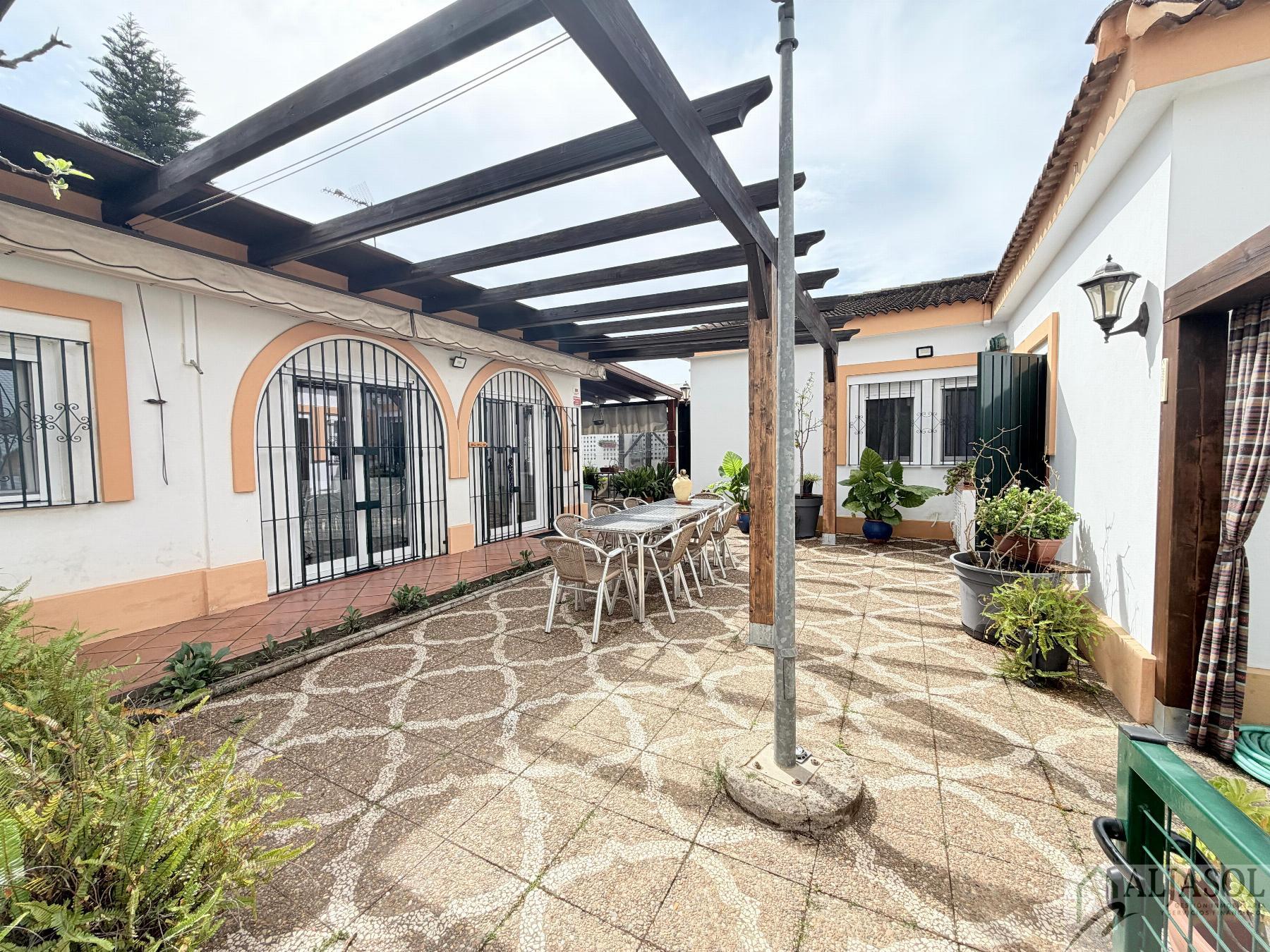 Venta de chalet en Bollullos de la Mitación