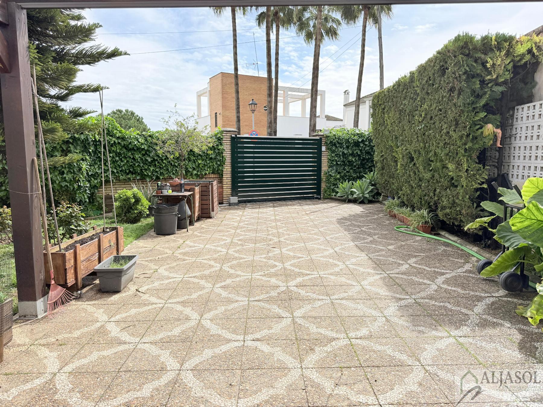 Venta de chalet en Bollullos de la Mitación