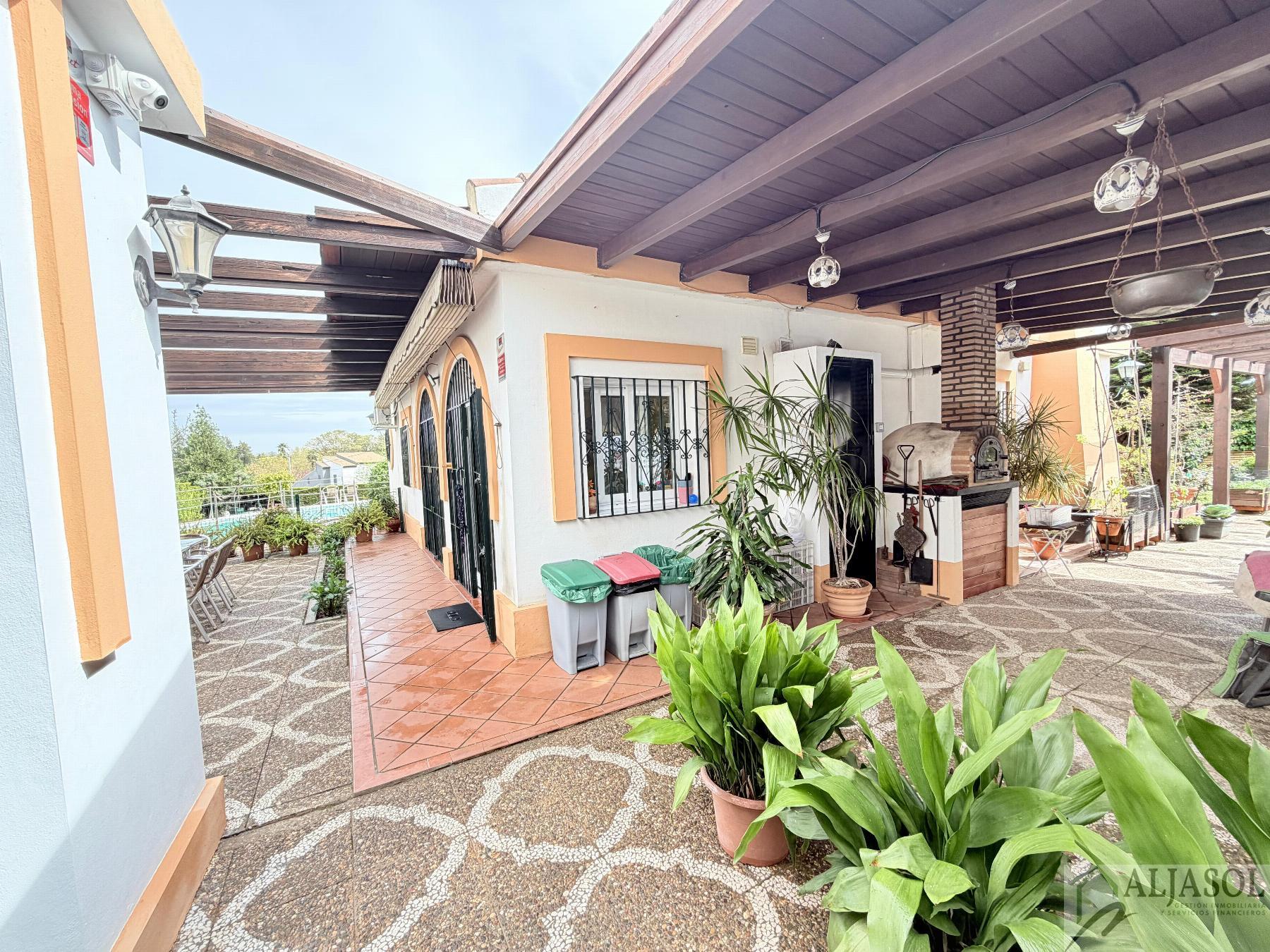 Venta de chalet en Bollullos de la Mitación