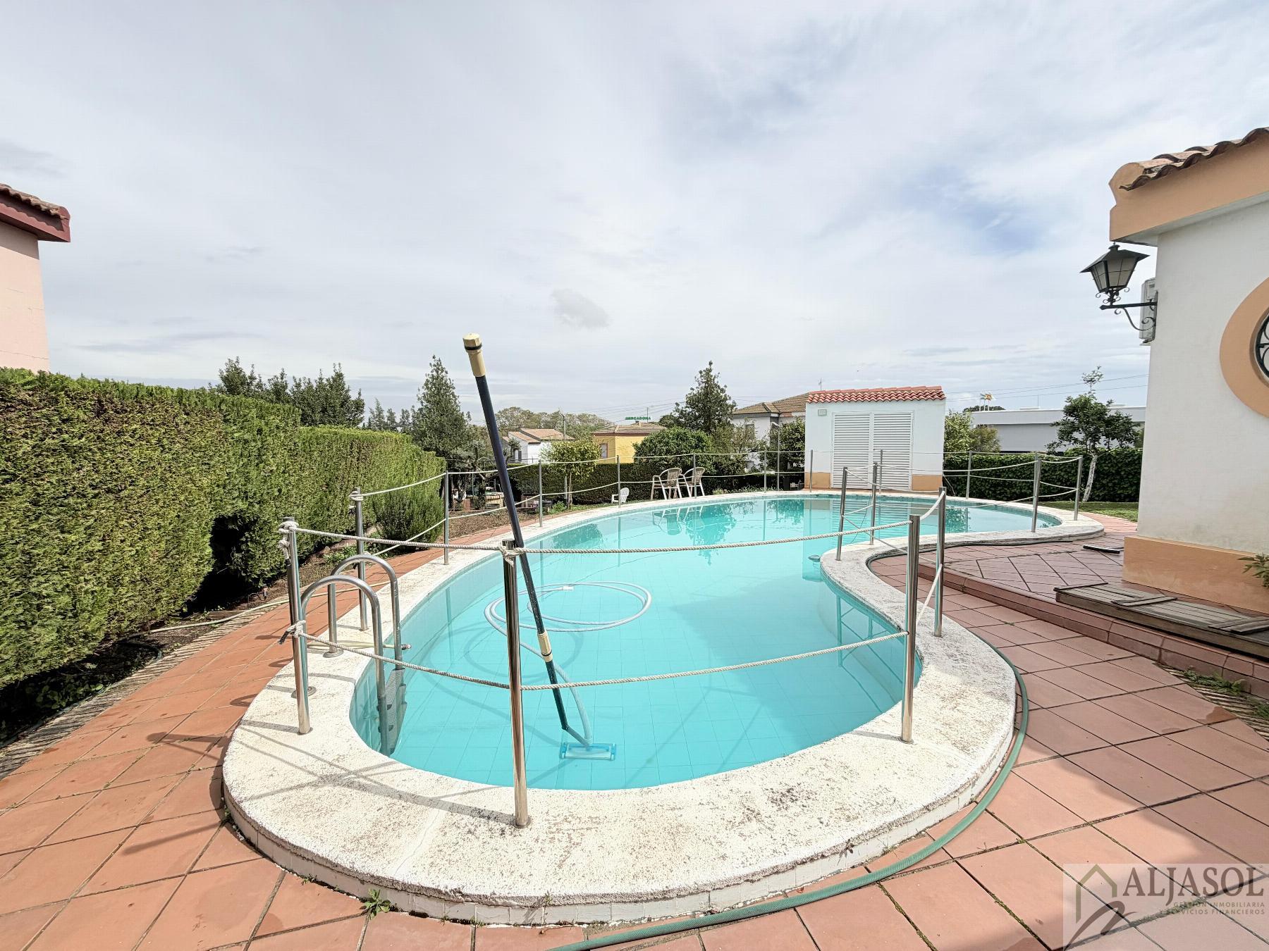 Venta de chalet en Bollullos de la Mitación