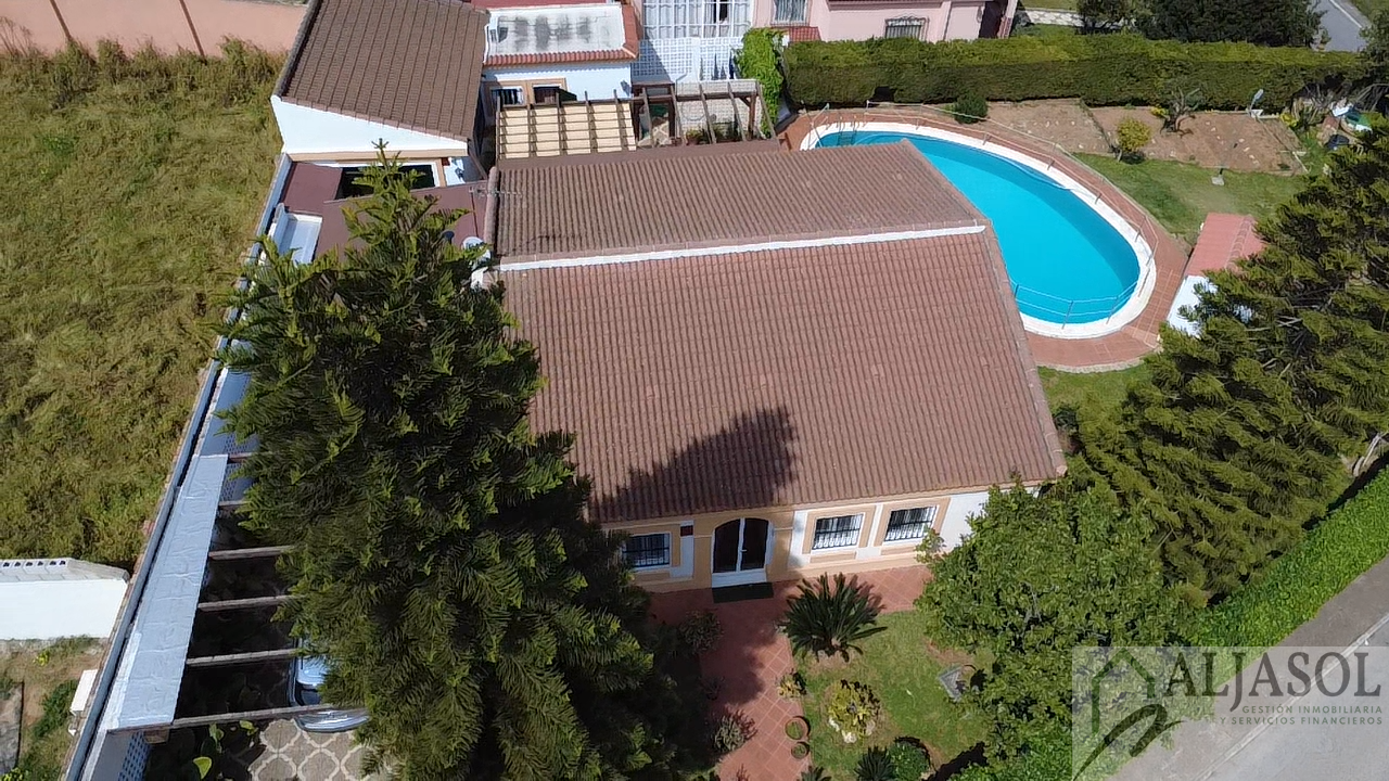 Venta de chalet en Bollullos de la Mitación