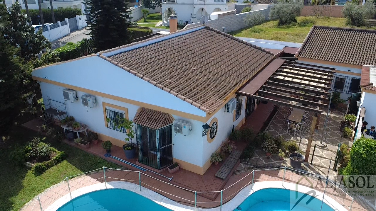 Venta de chalet en Bollullos de la Mitación