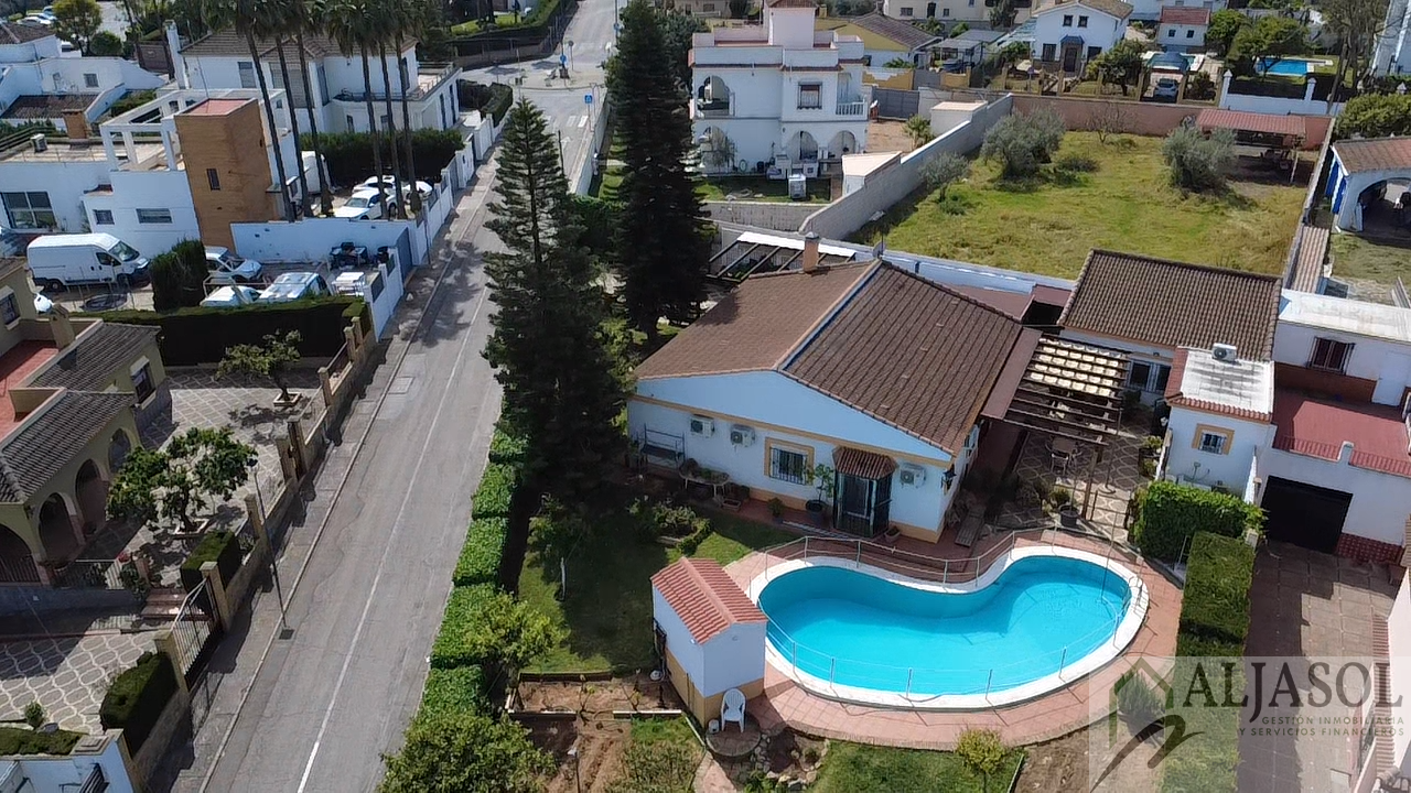 Venta de chalet en Bollullos de la Mitación