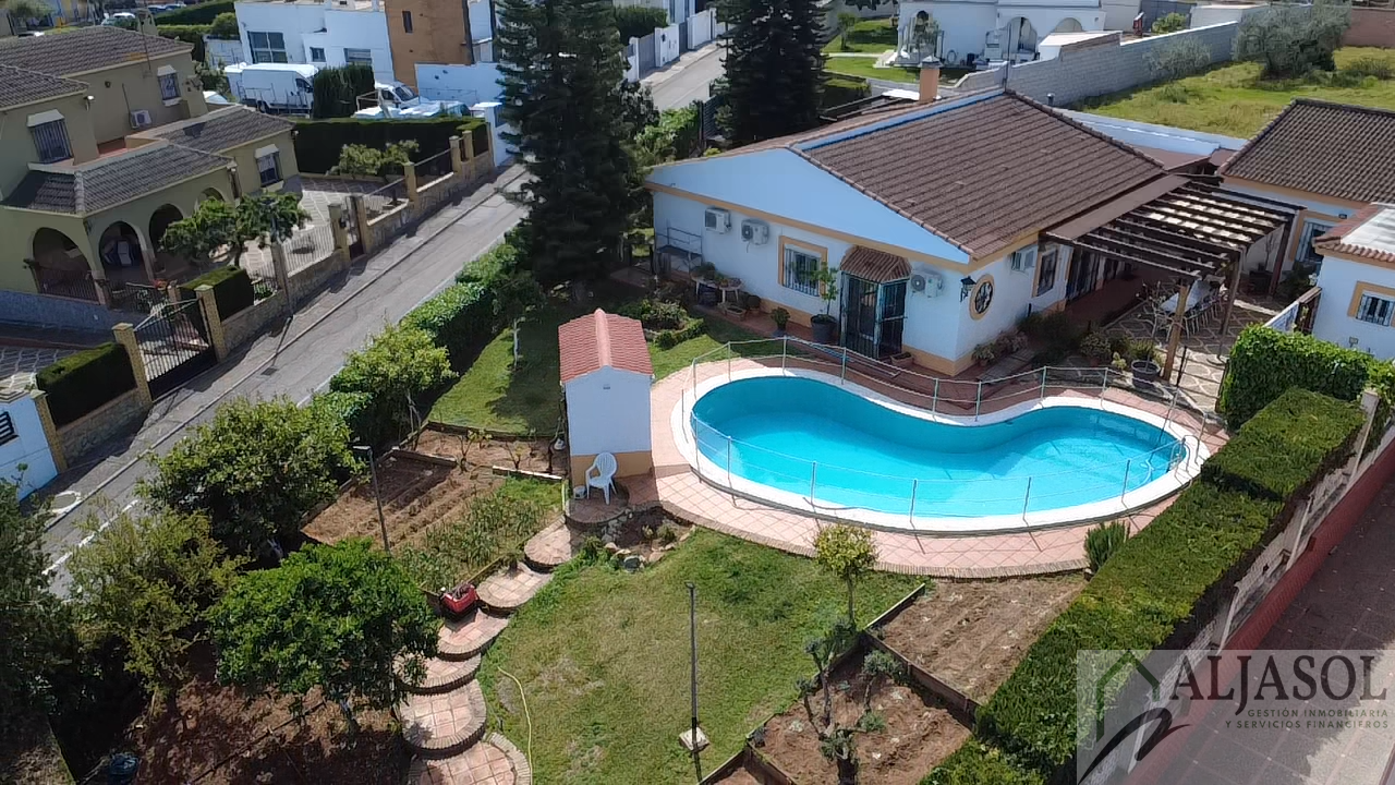 Venta de chalet en Bollullos de la Mitación