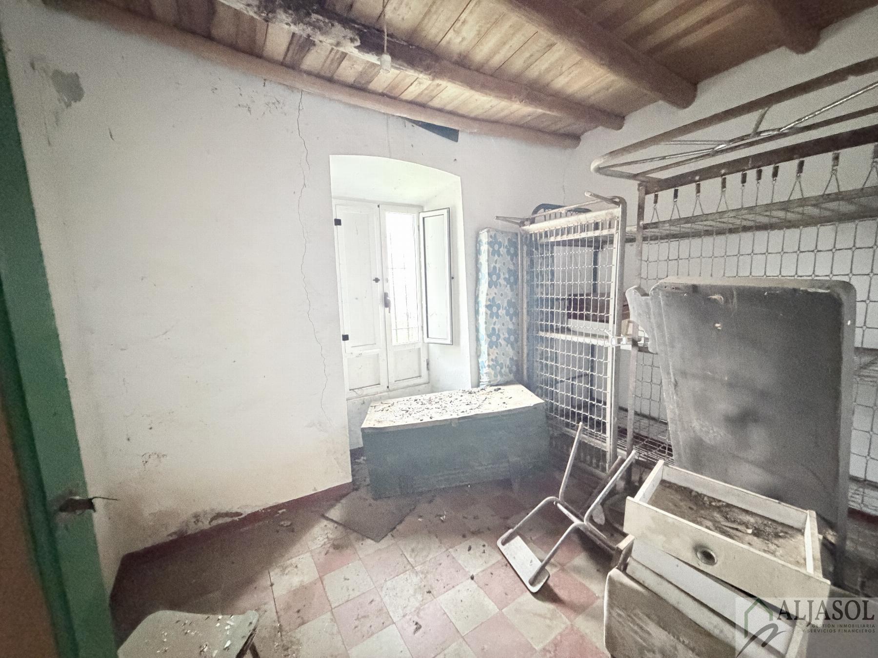 Venta de finca rústica en Fuentes de León