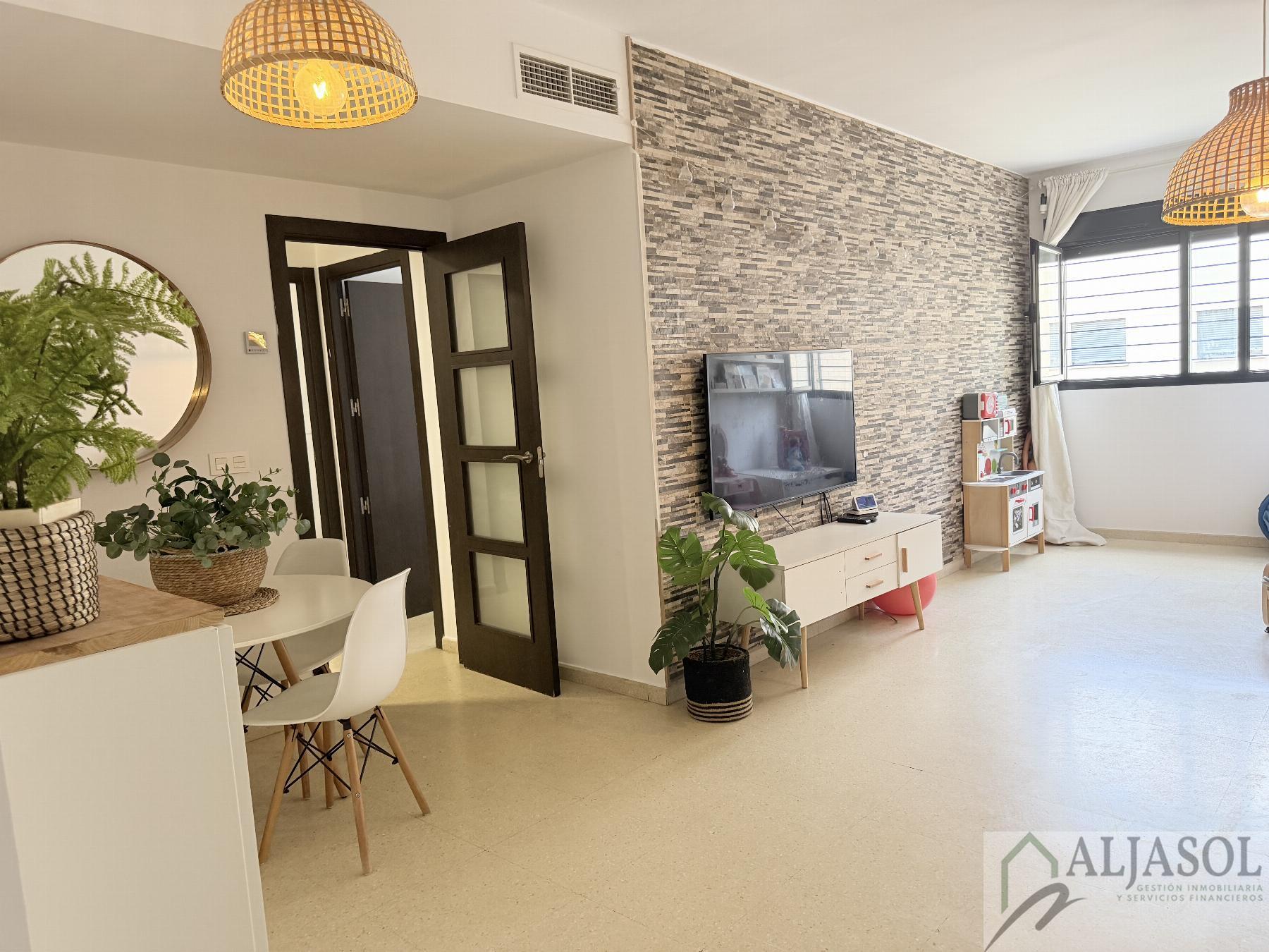 For sale of flat in Mairena del Aljarafe