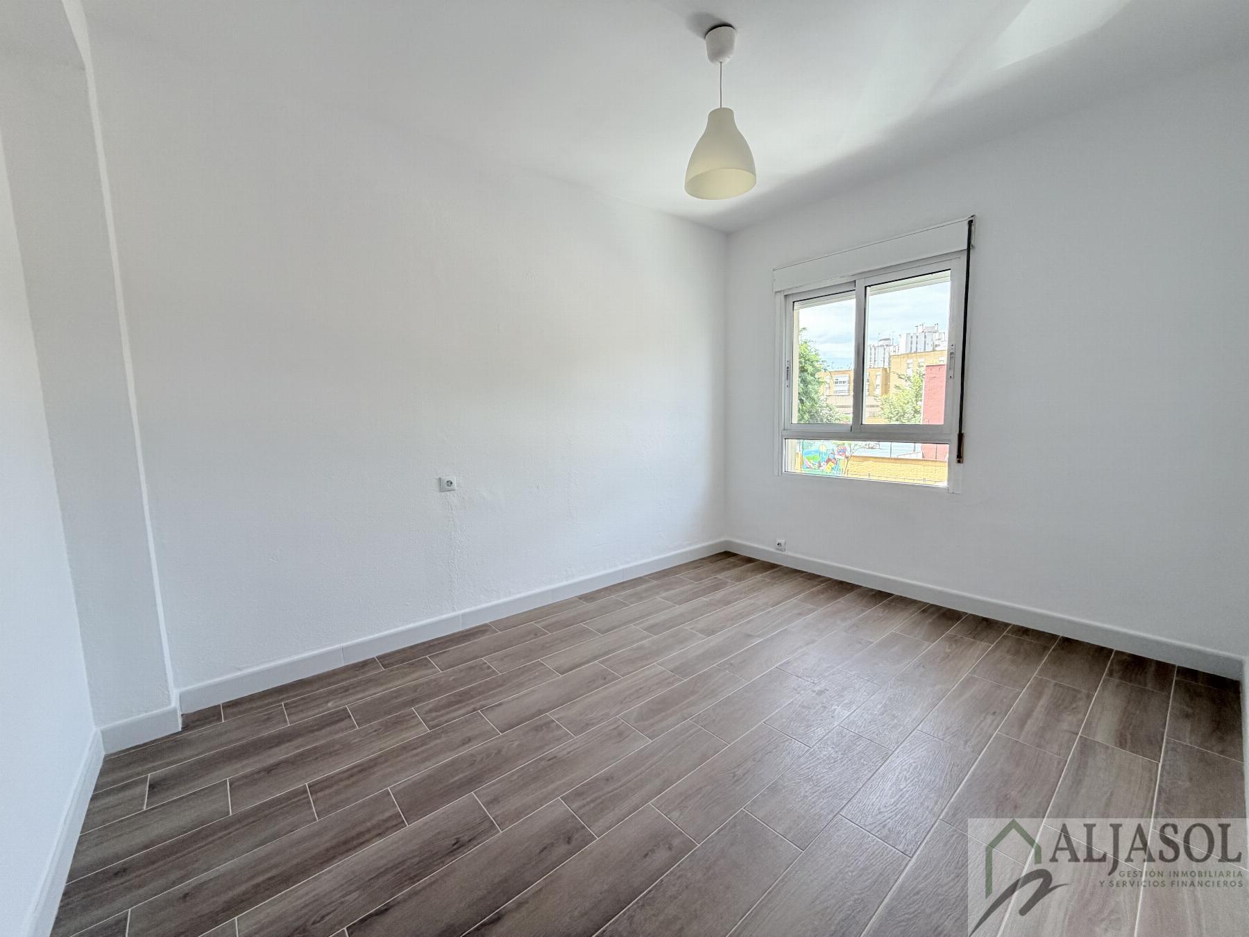 For sale of flat in Sevilla