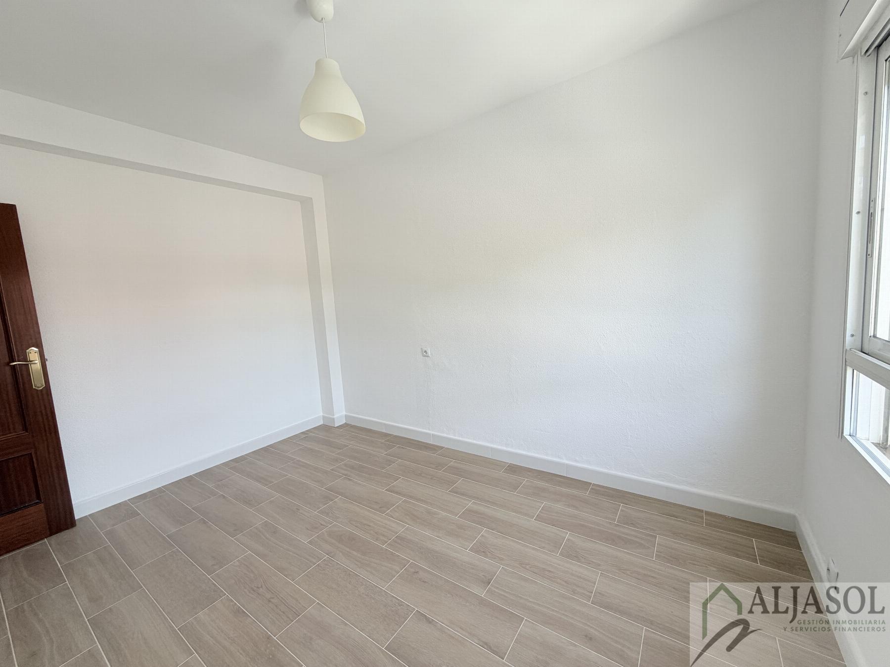 For sale of flat in Sevilla